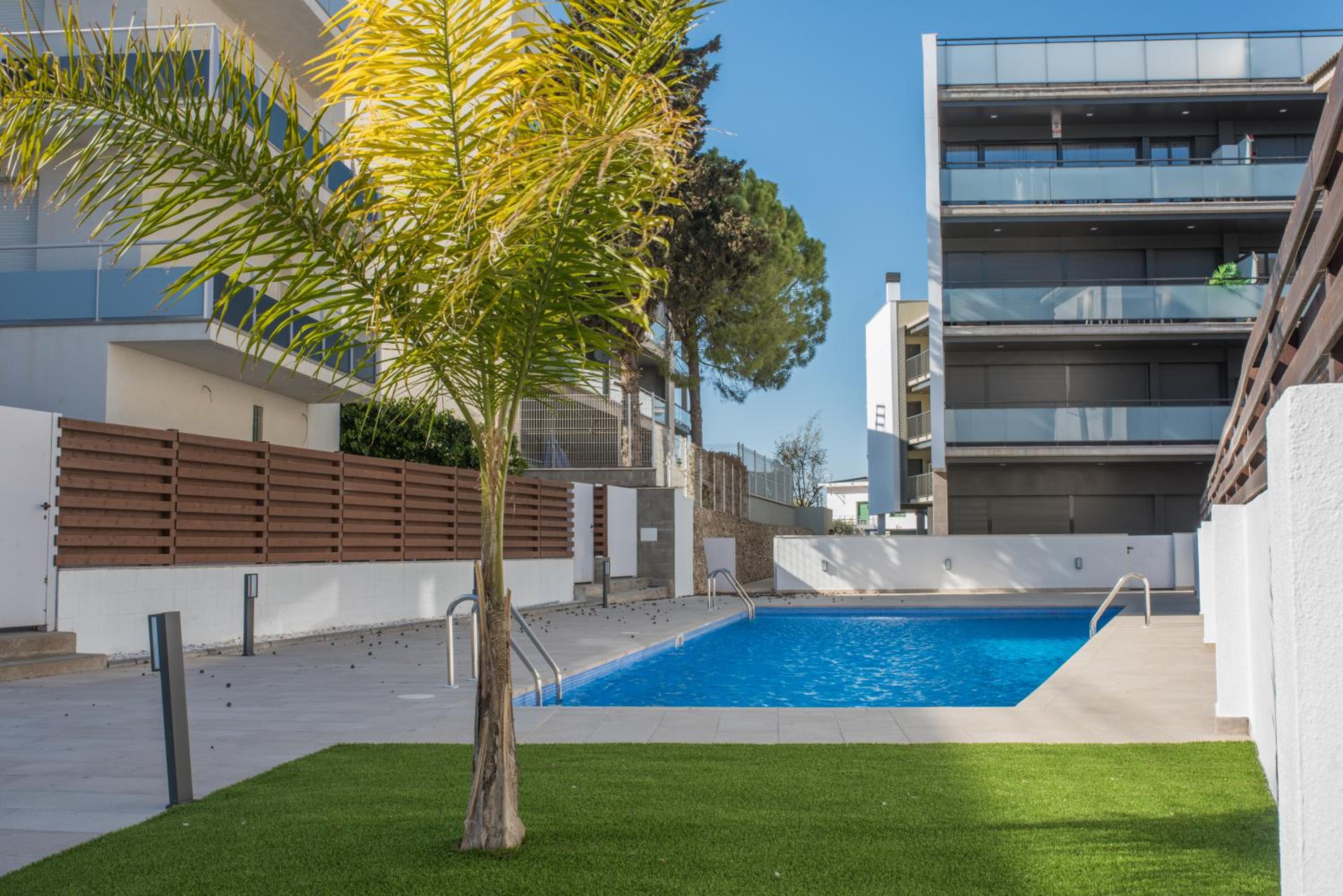 Two-Bedroom Apartment with Terrace - Photo 12