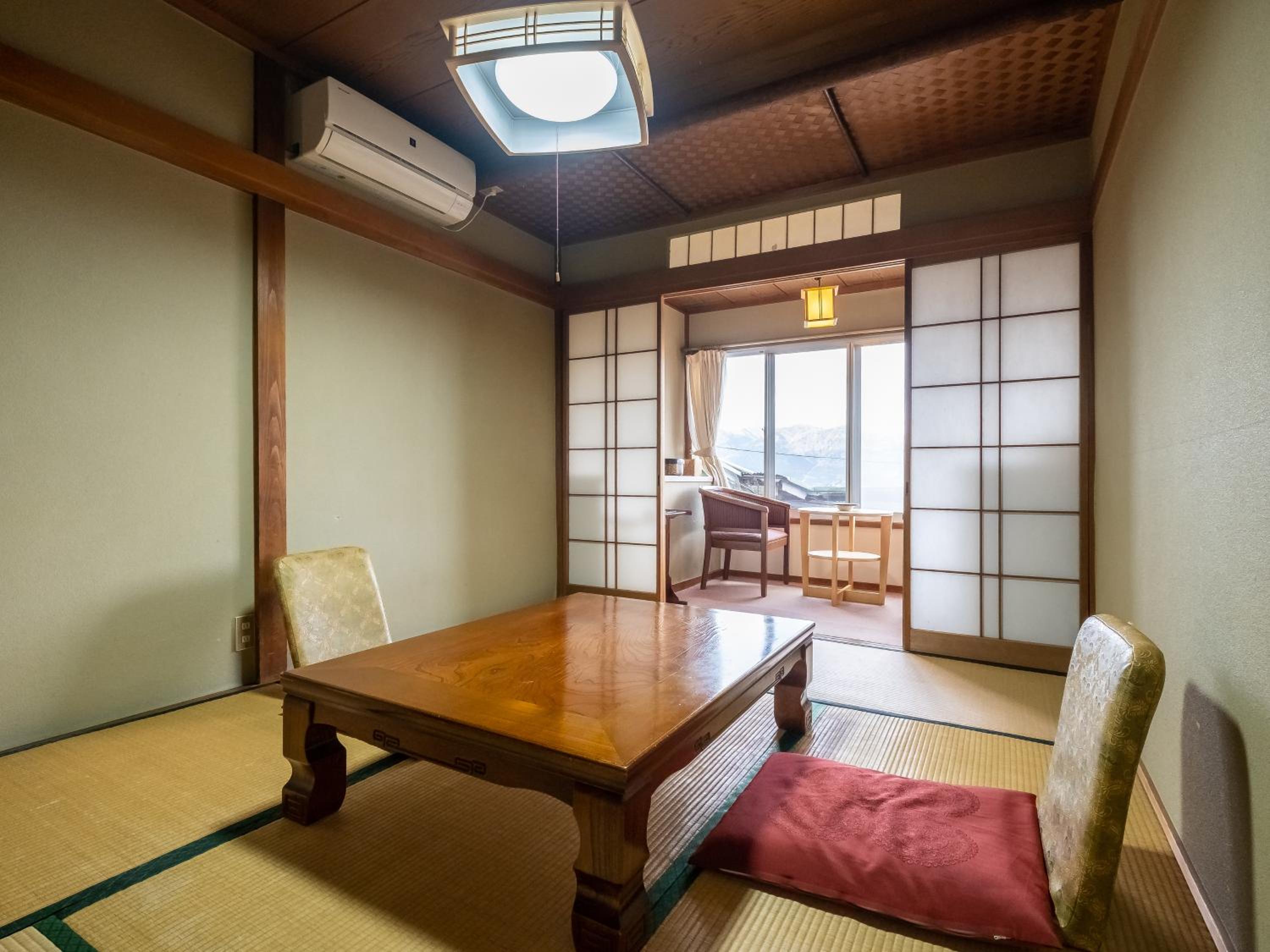 Compact Japanese-Style Room with Mountain View（※2 futon beds or Twin bed） - Photo 3
