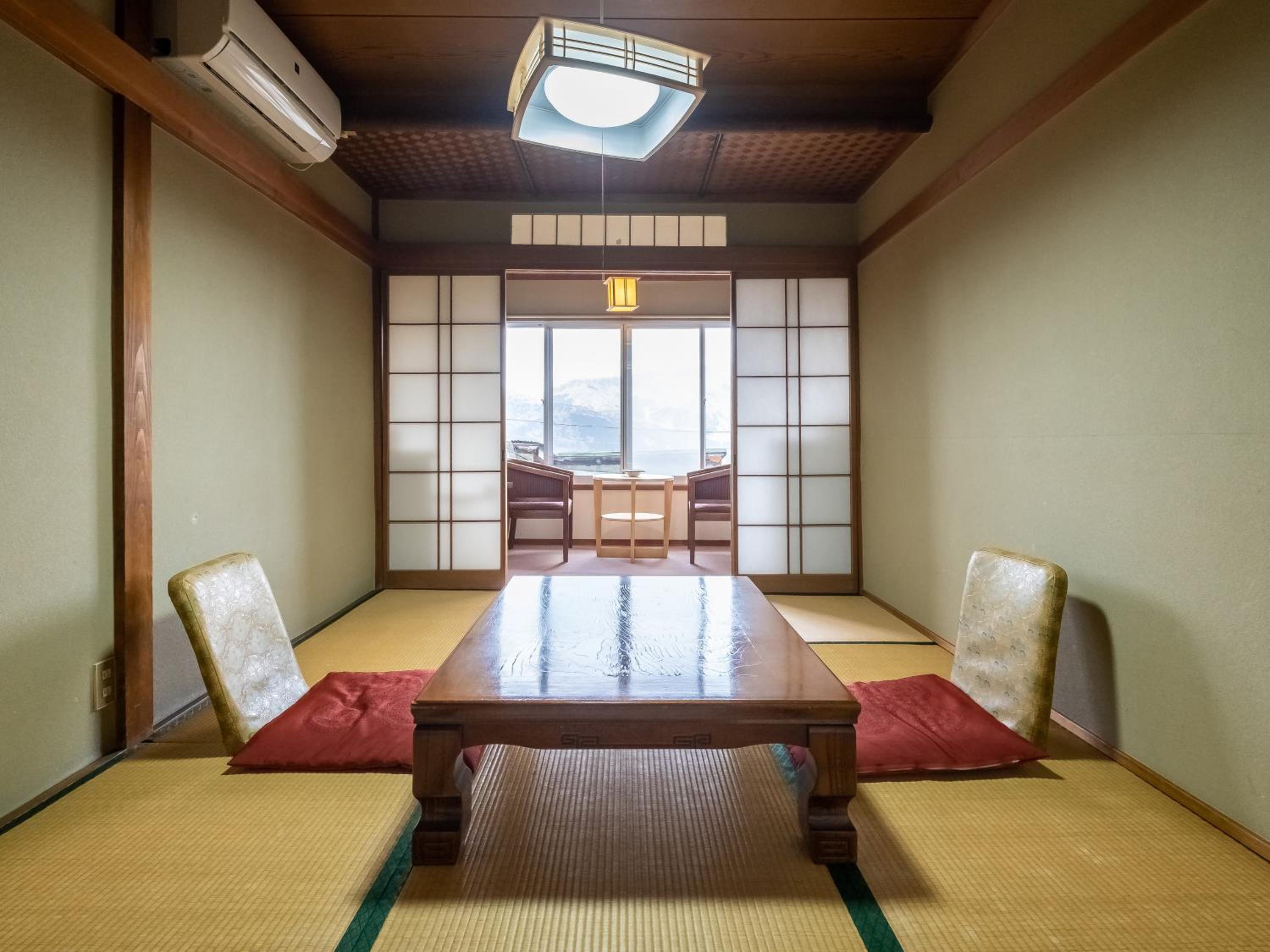 Compact Japanese-Style Room with Mountain View（※2 futon beds or Twin bed） - Photo 1