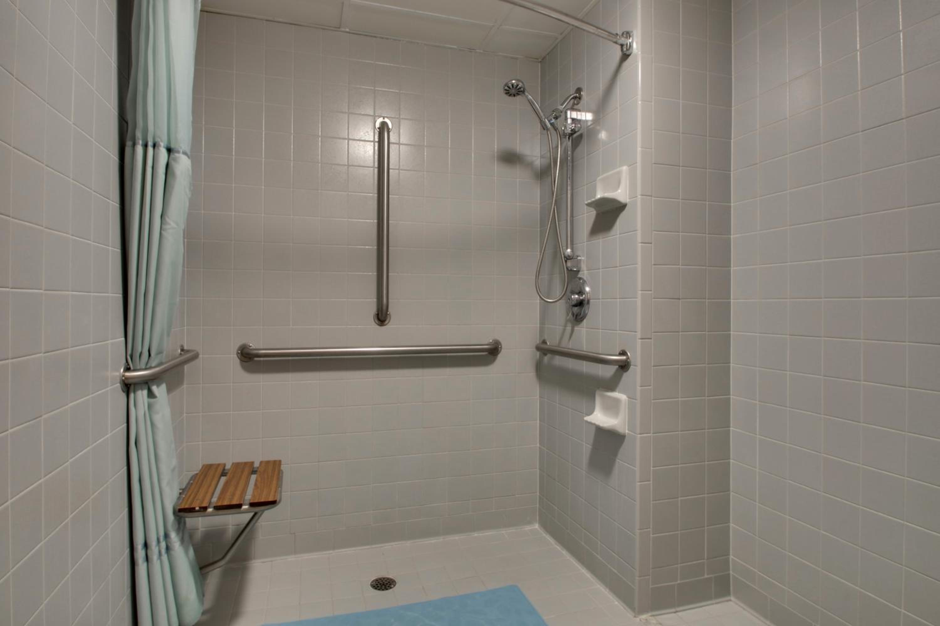 Premiere King Bed with Roll- In Shower - Photo 5