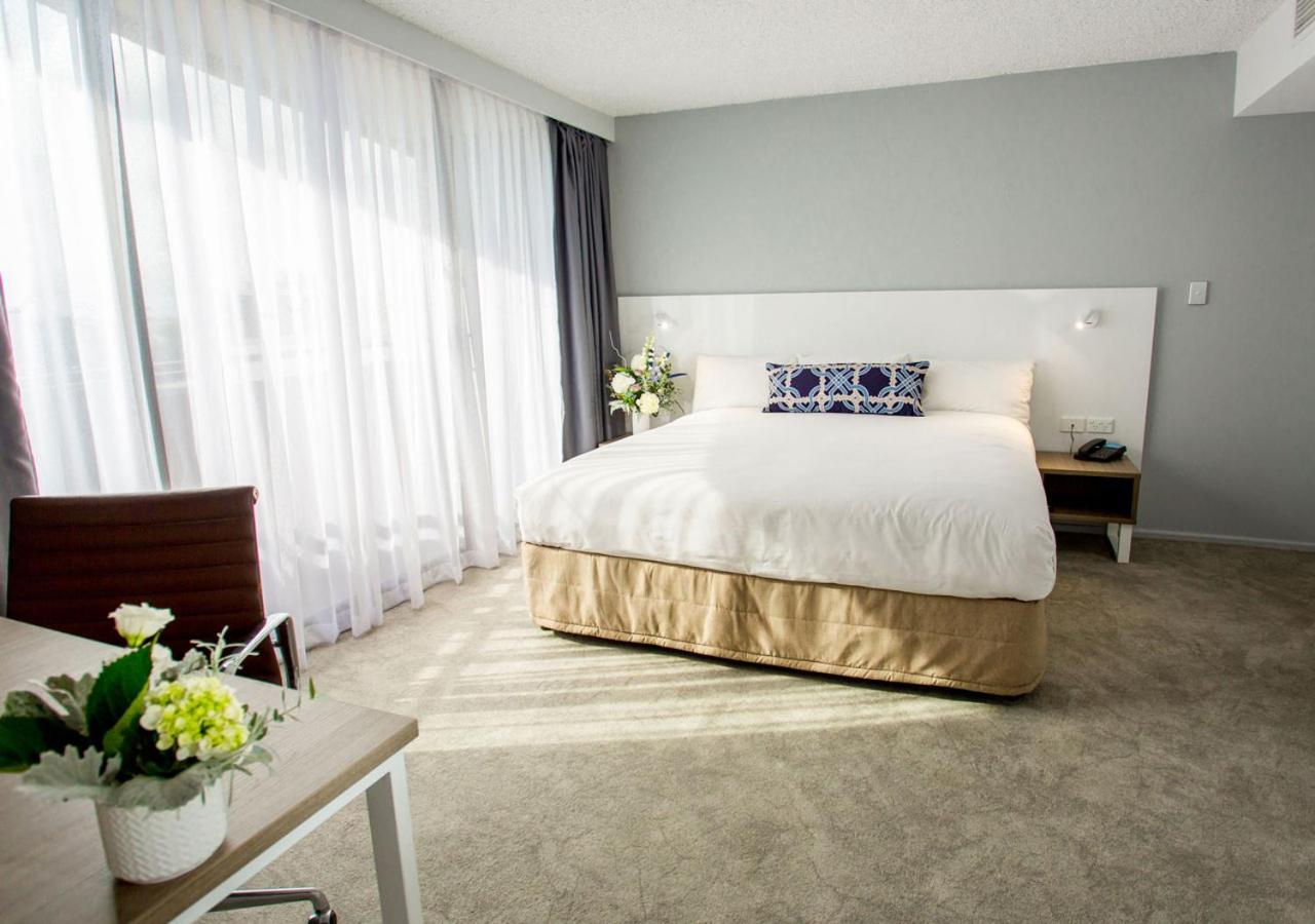 One-Bedroom Suite - Photo 7
