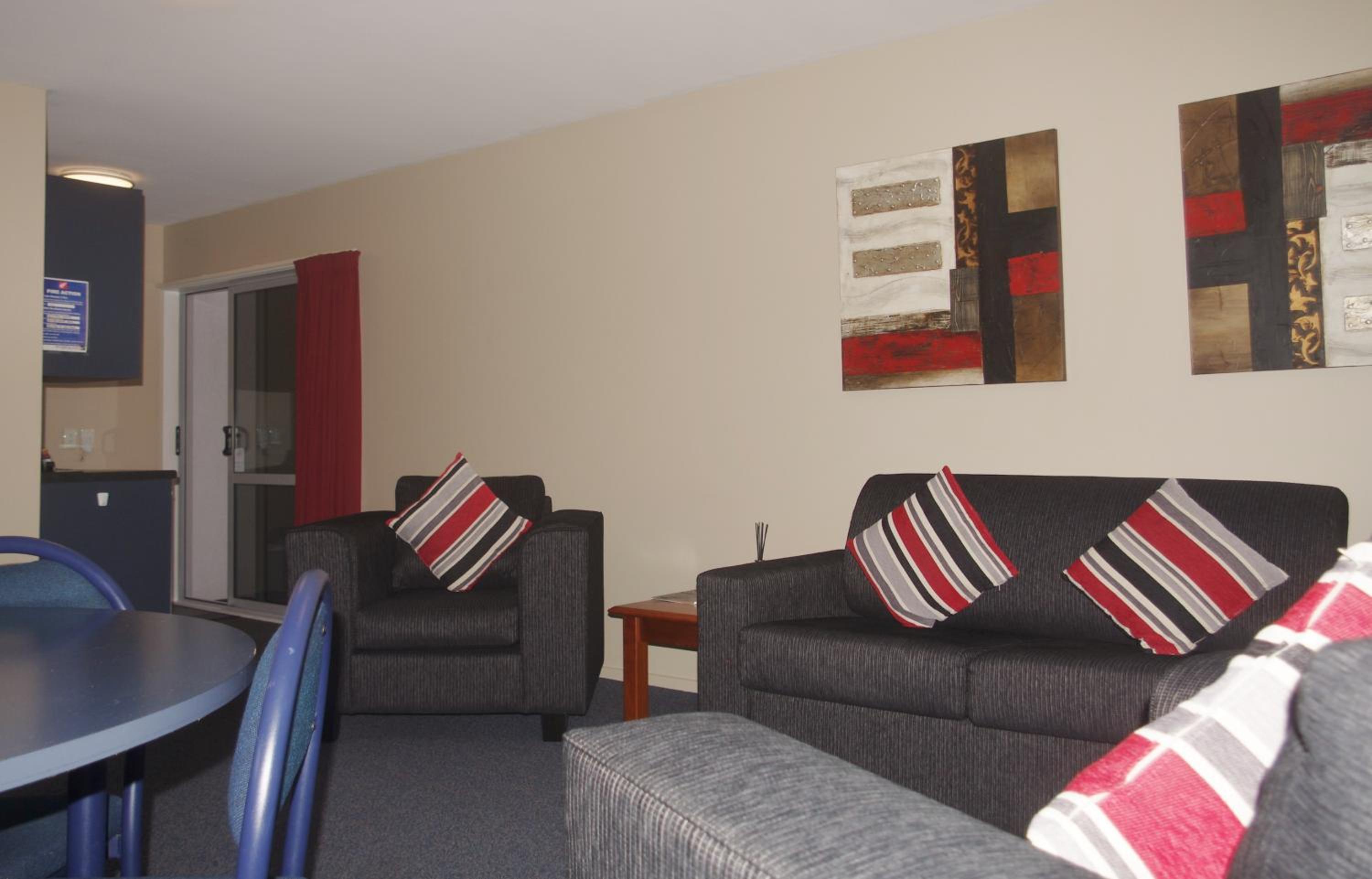 Apartment - Ground Floor photo 3