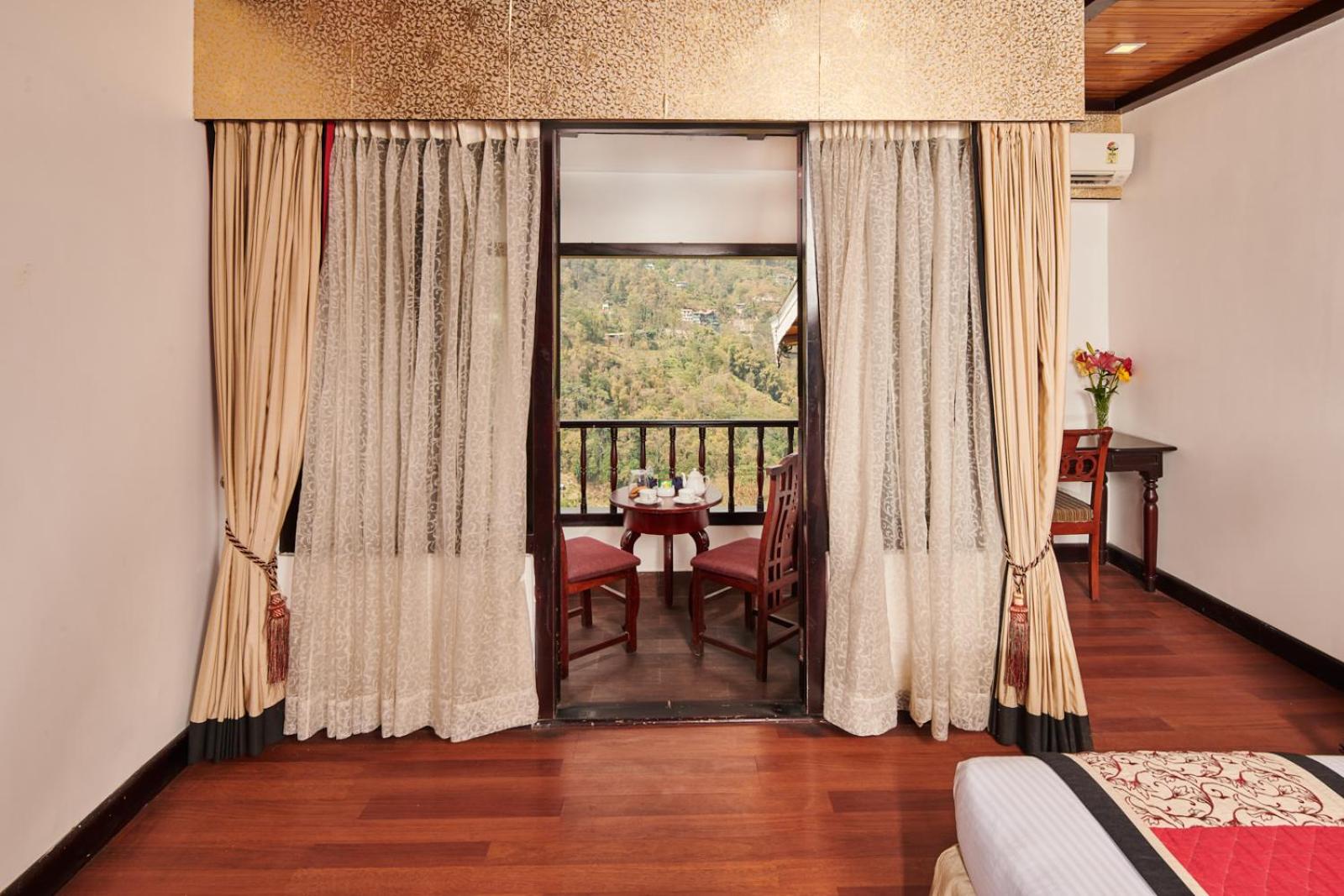 Valley View Privilege Suite with Balcony photo 3