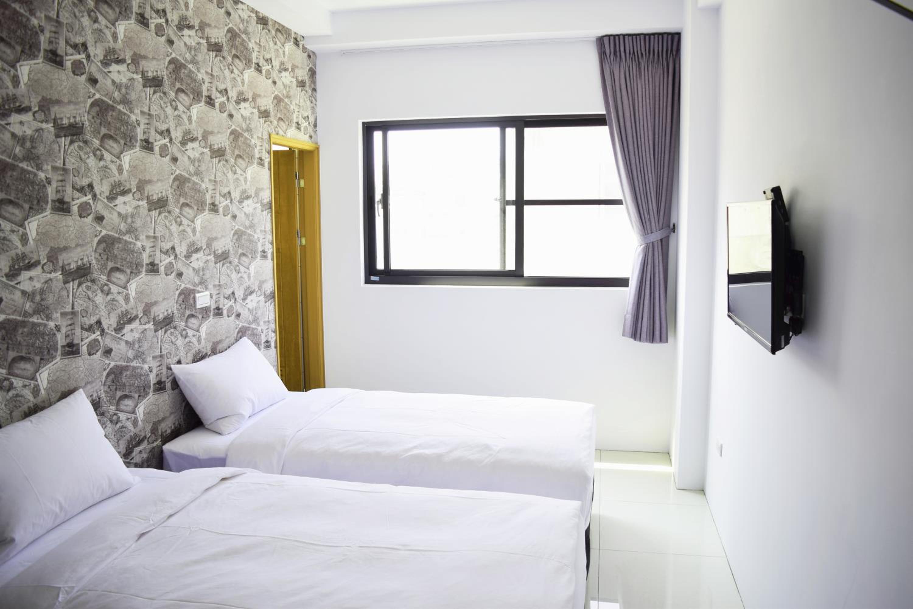 Standard Twin Room - Photo 1