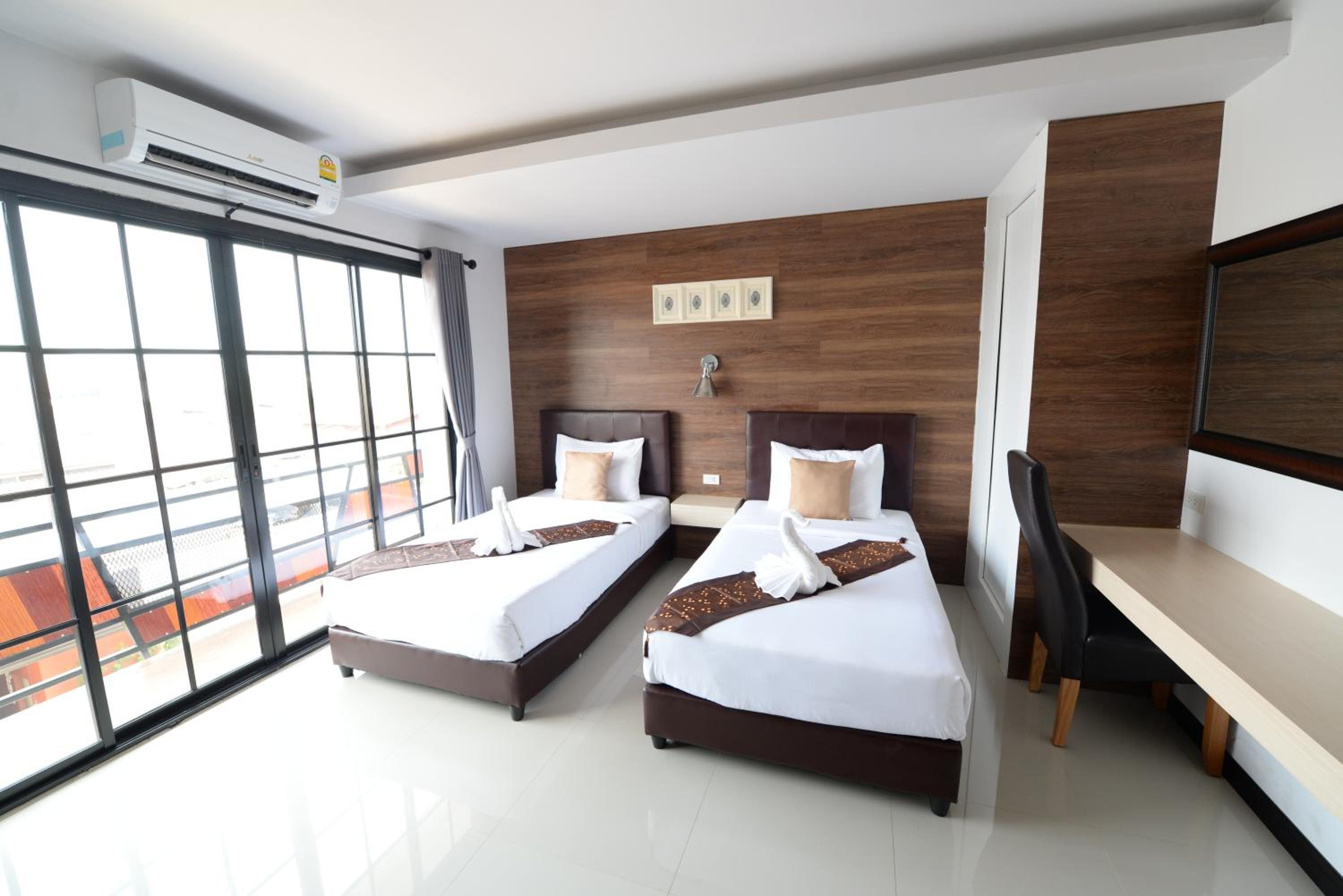 Superior Twin Room - Photo 1