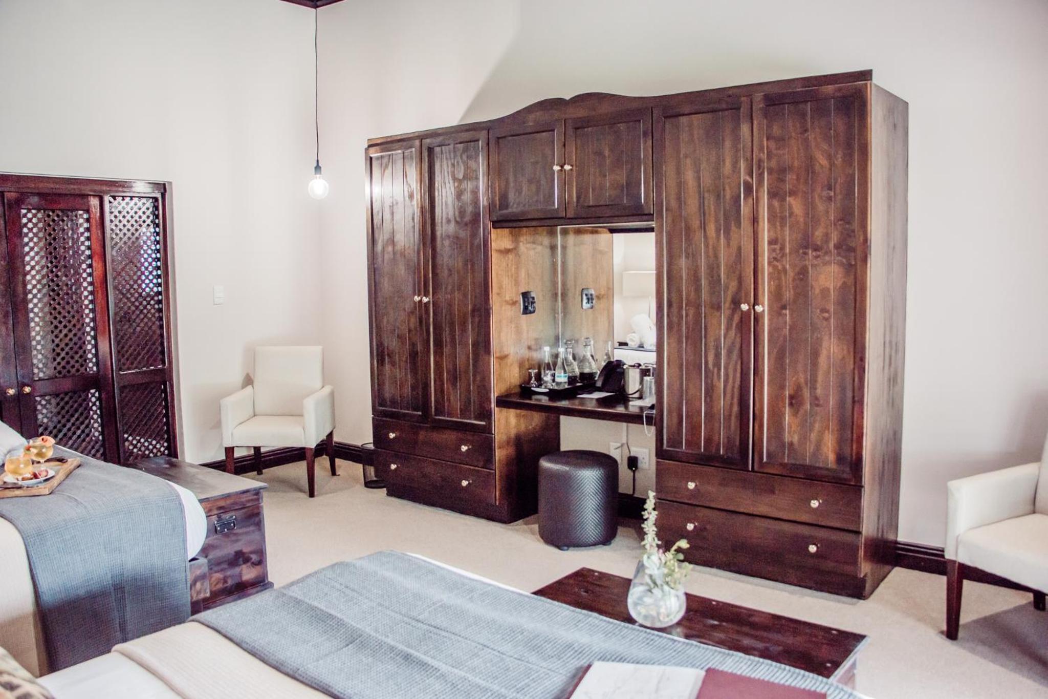 Deluxe Double or Twin Room with Mountain View - Photo 9