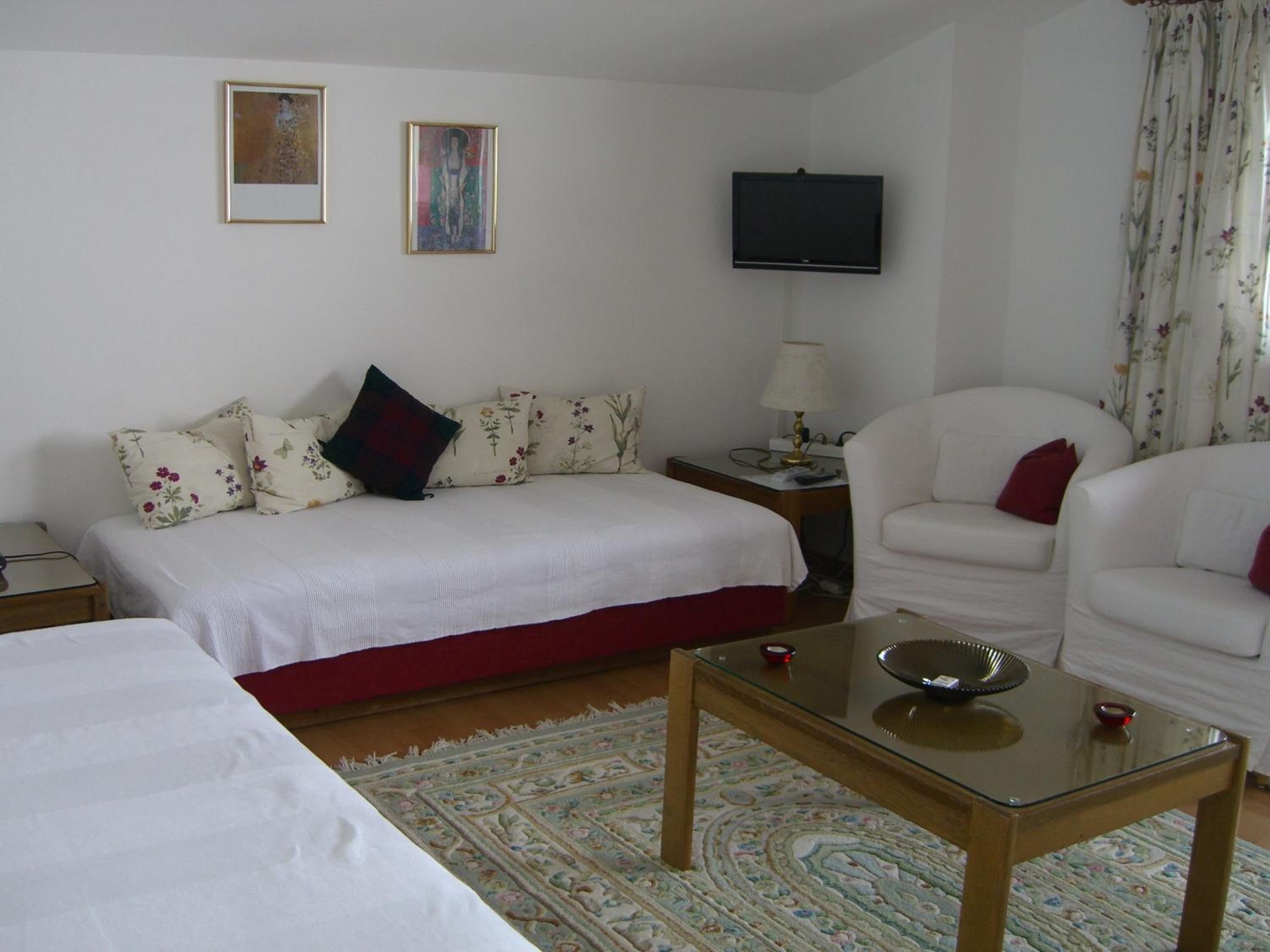 Two-Bedroom Apartment with Balcony photo 1