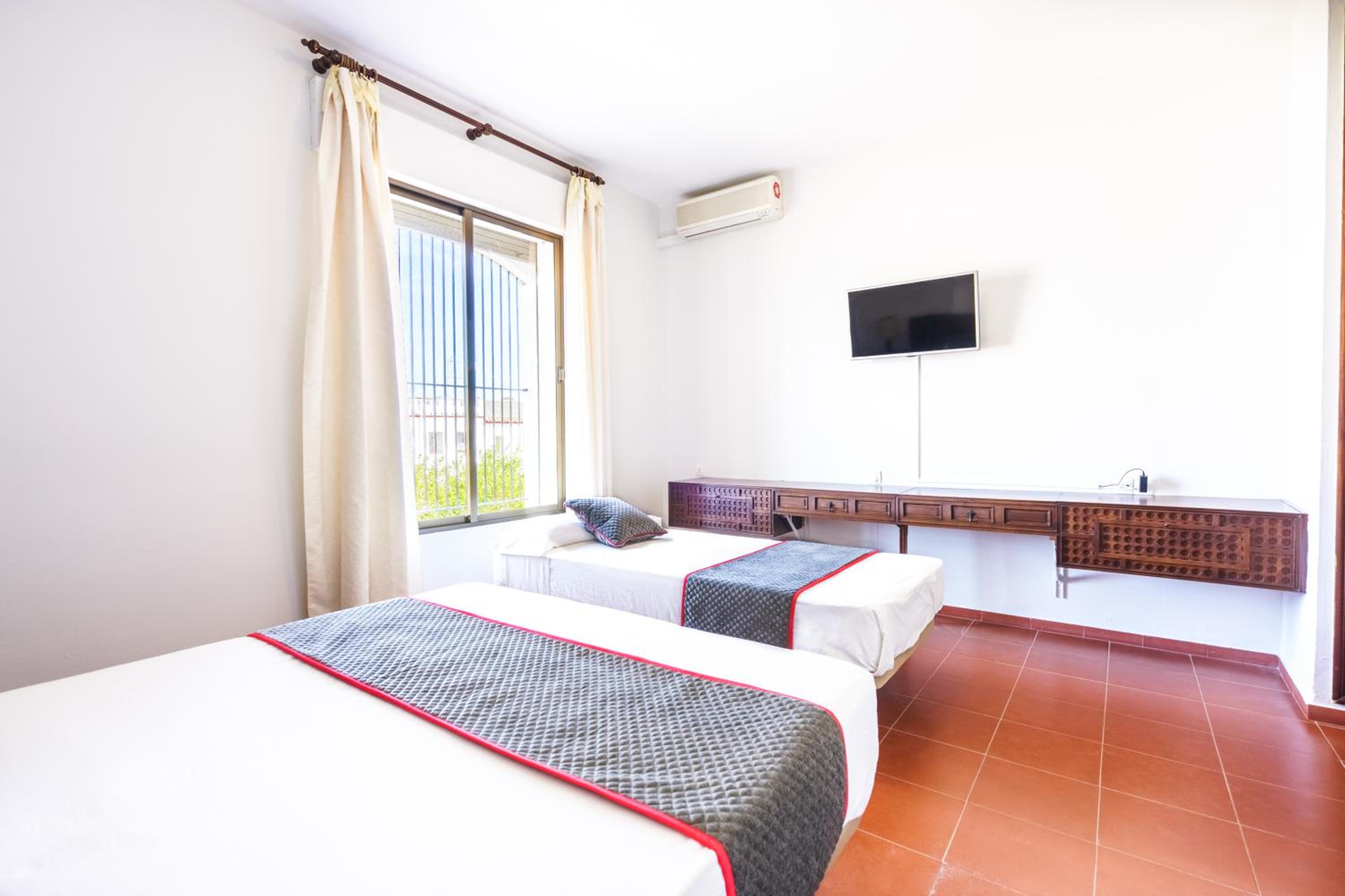 Superior Triple Room photo 3