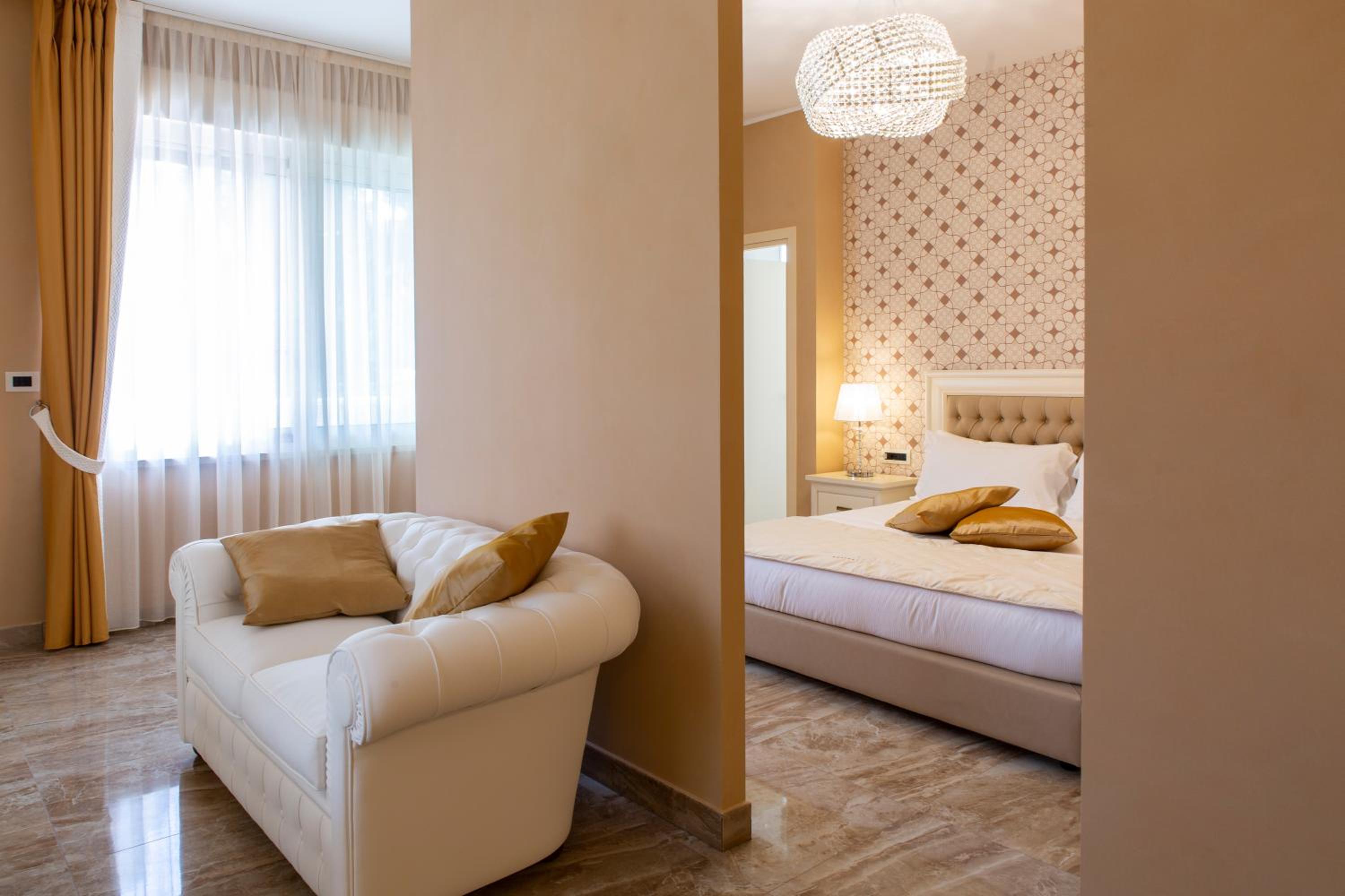 Deluxe Junior Suite photo 2