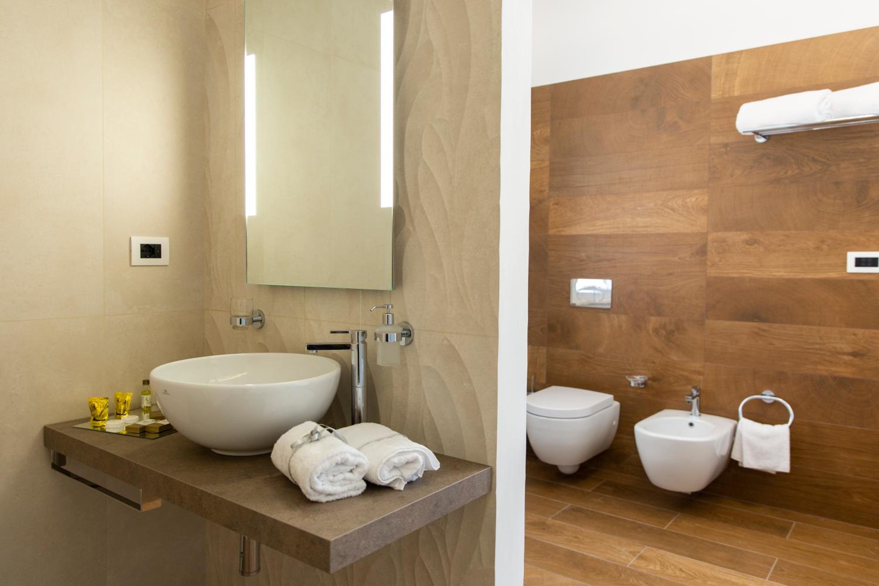 Junior Suite with Terrace - Photo 7