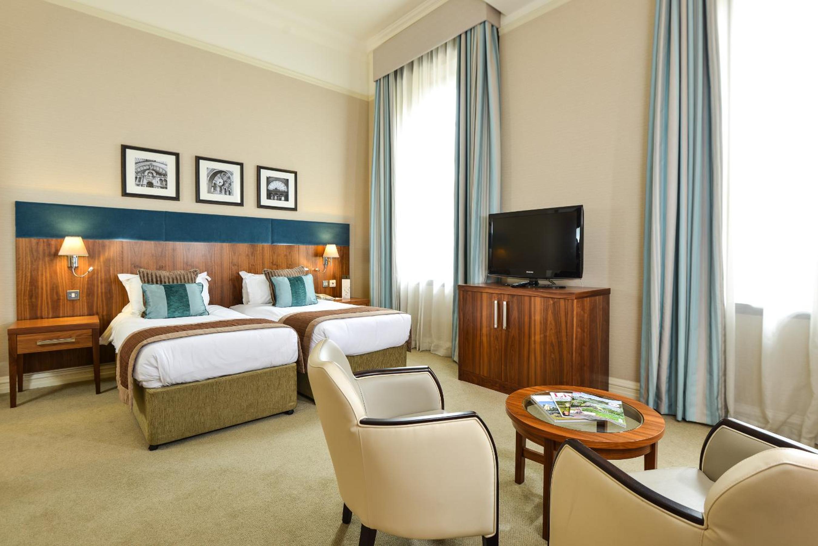 Executive Twin Room - Photo 6