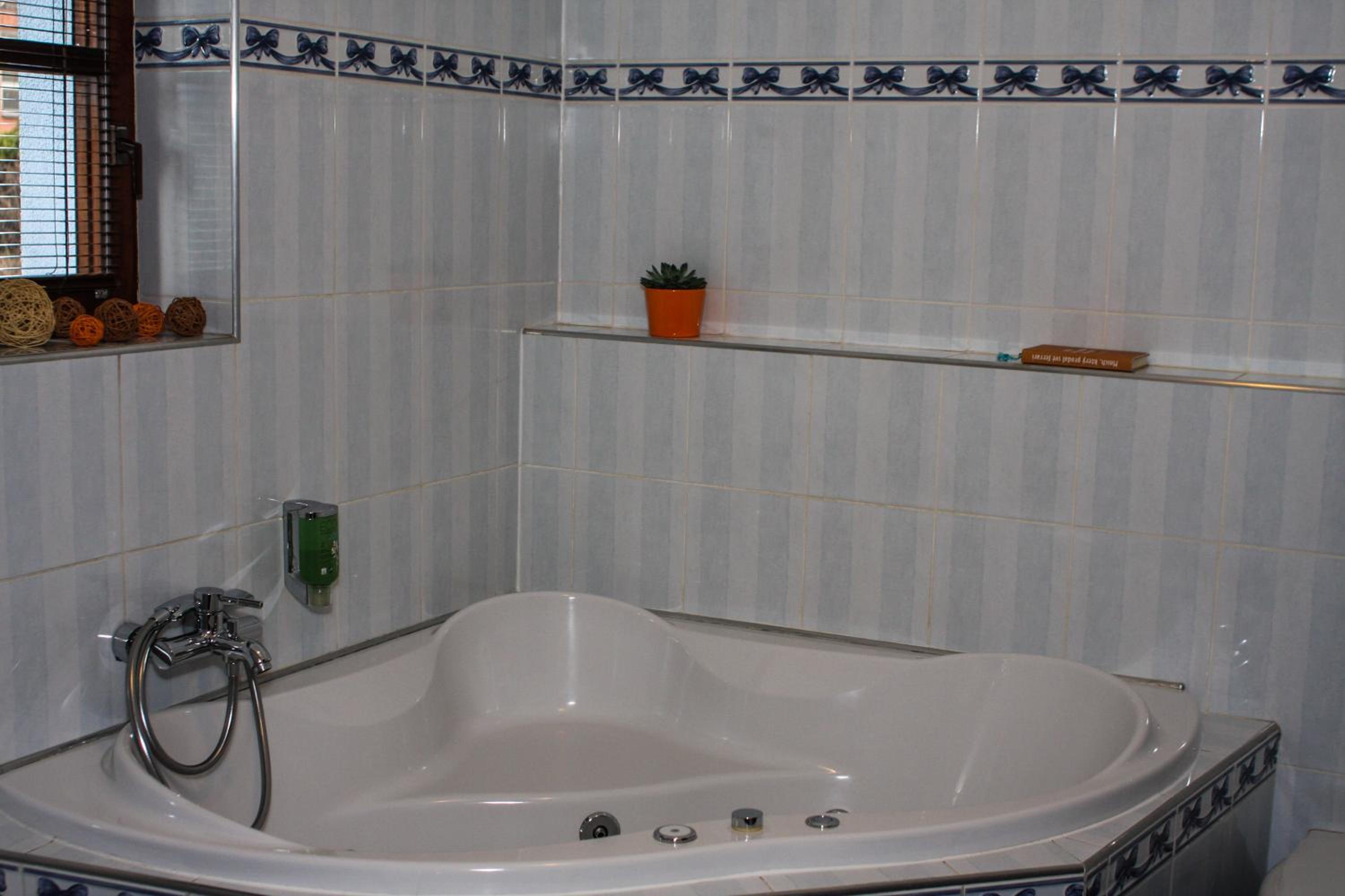 Deluxe Double Room with Bath photo 2