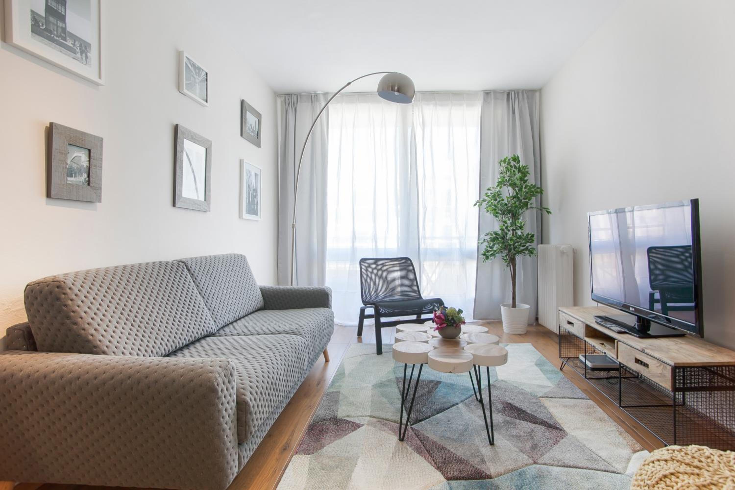 Apartamento económico de tres habitaciones 1 - Bruc 42