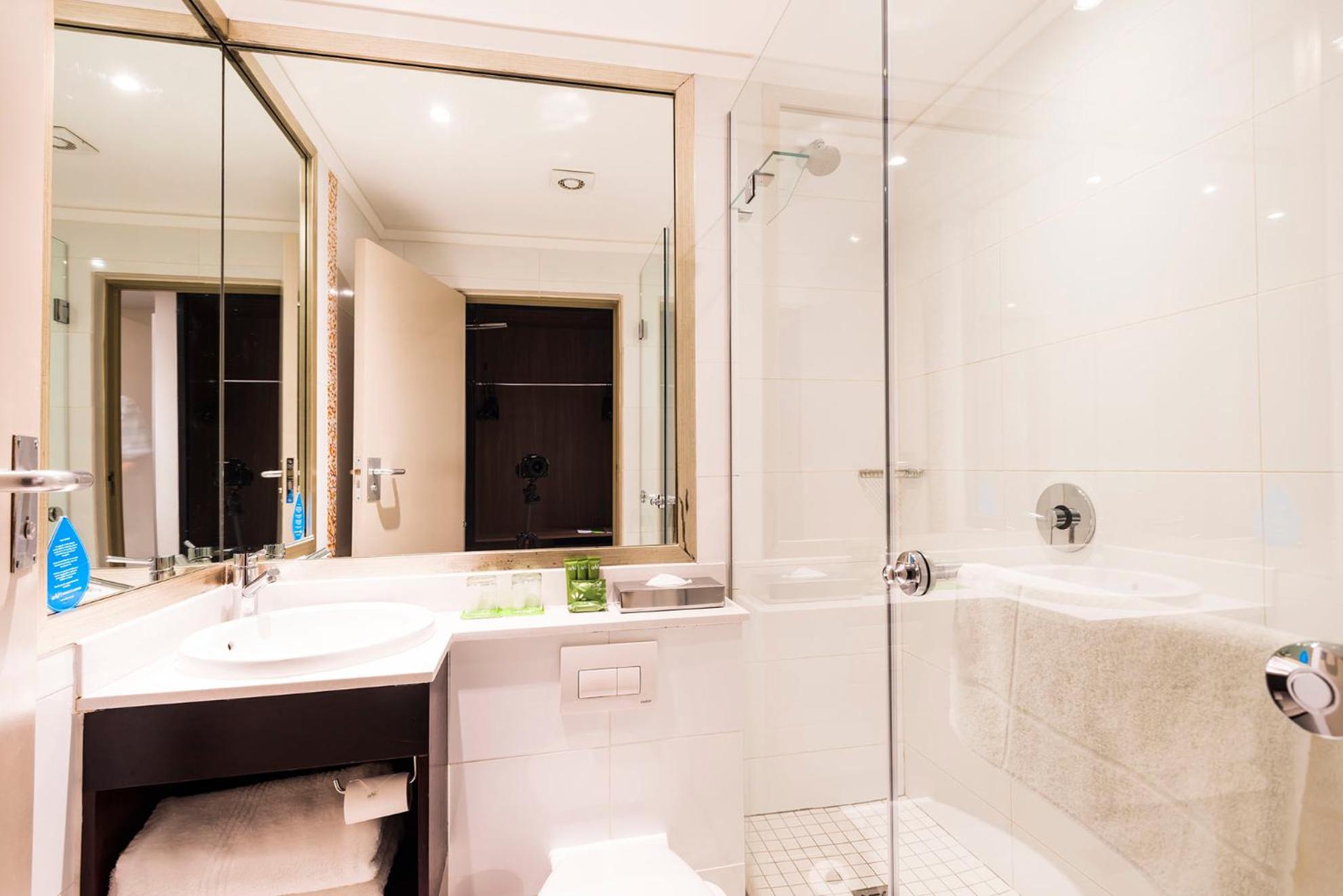 Standard Twin Room - Photo 3