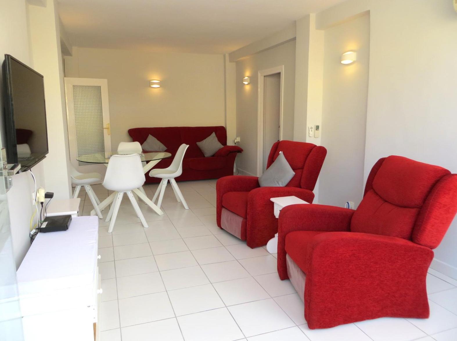 Apartamento con Balcón