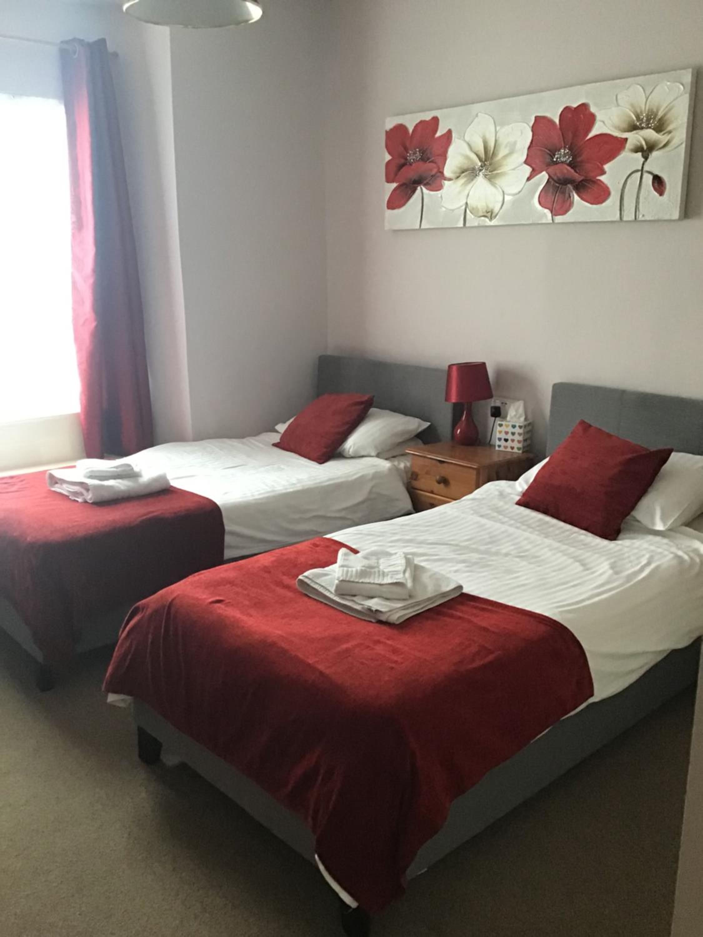 Standard Twin Room - Photo 2
