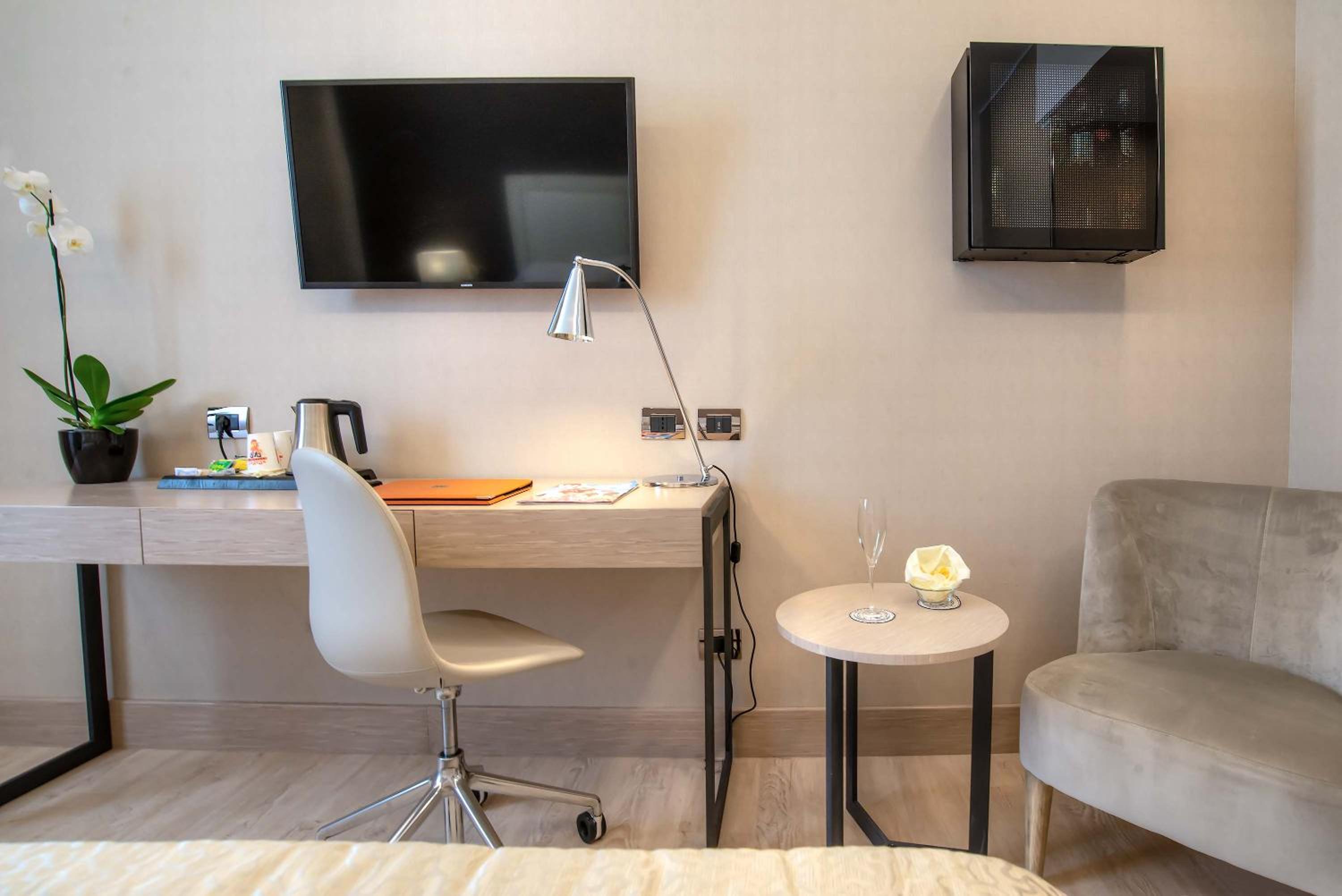 Deluxe Double or Twin Room