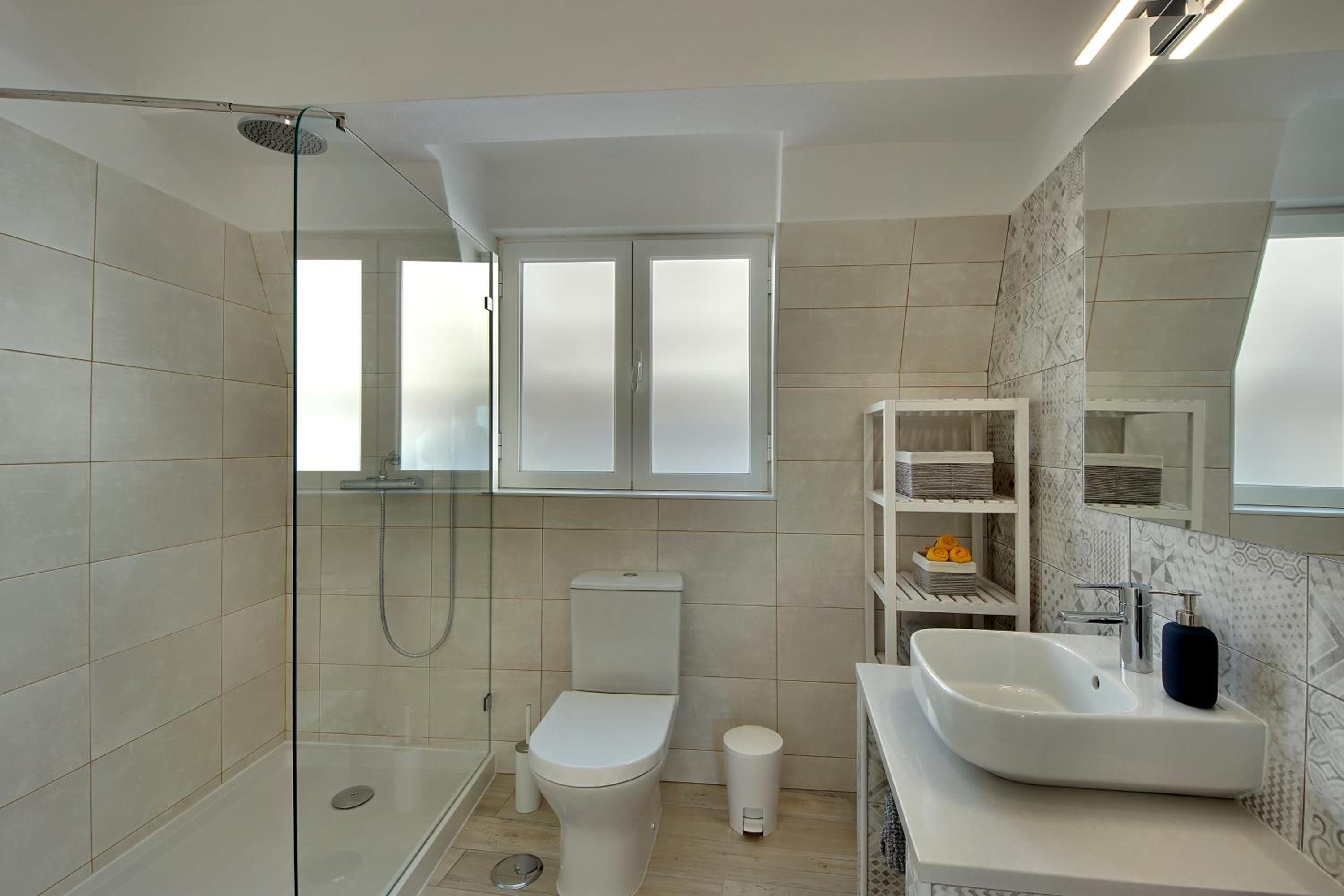 One-Bedroom Apartment (4 Adults) photo 3