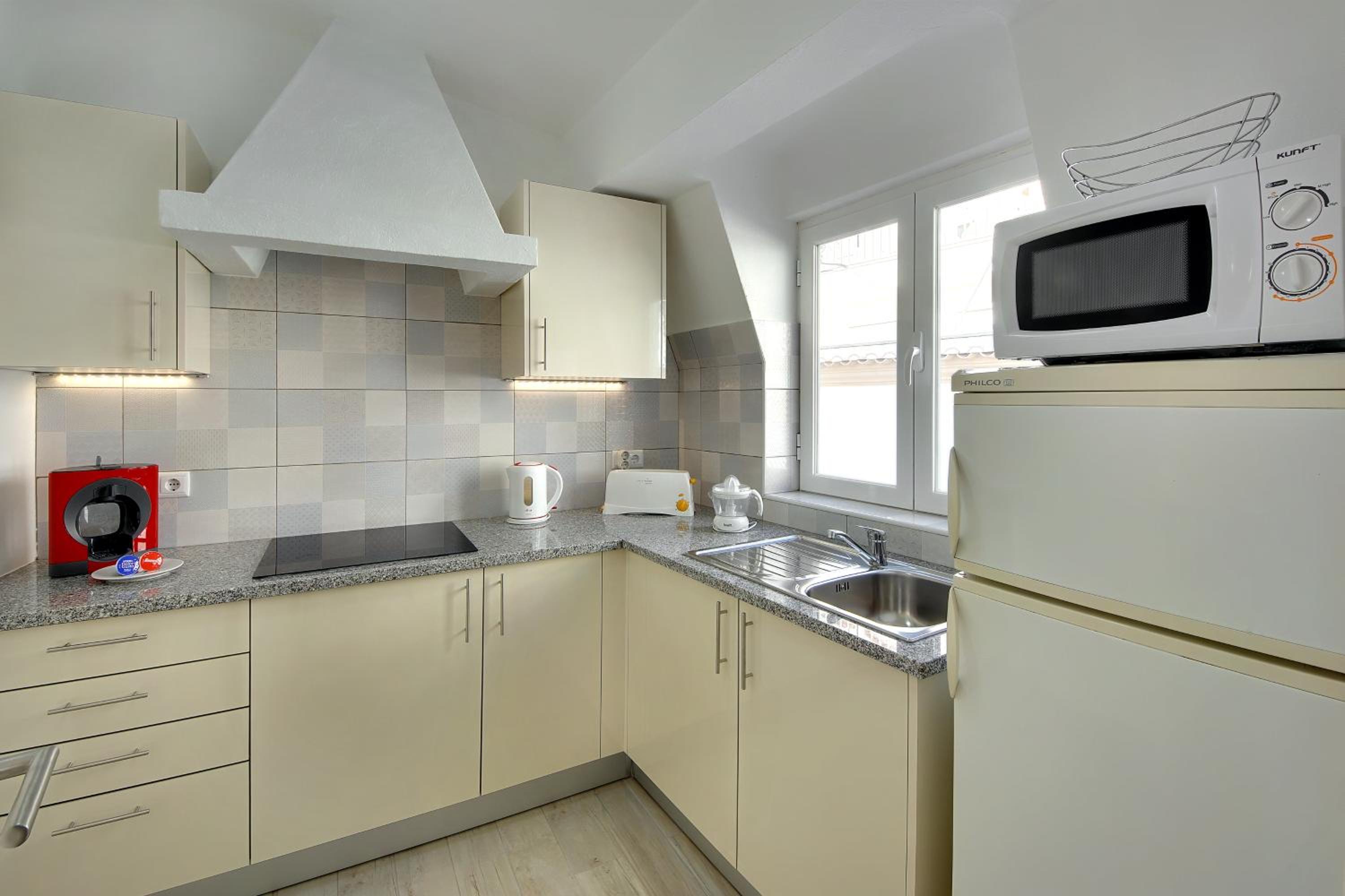 One-Bedroom Apartment (4 Adults) photo 2