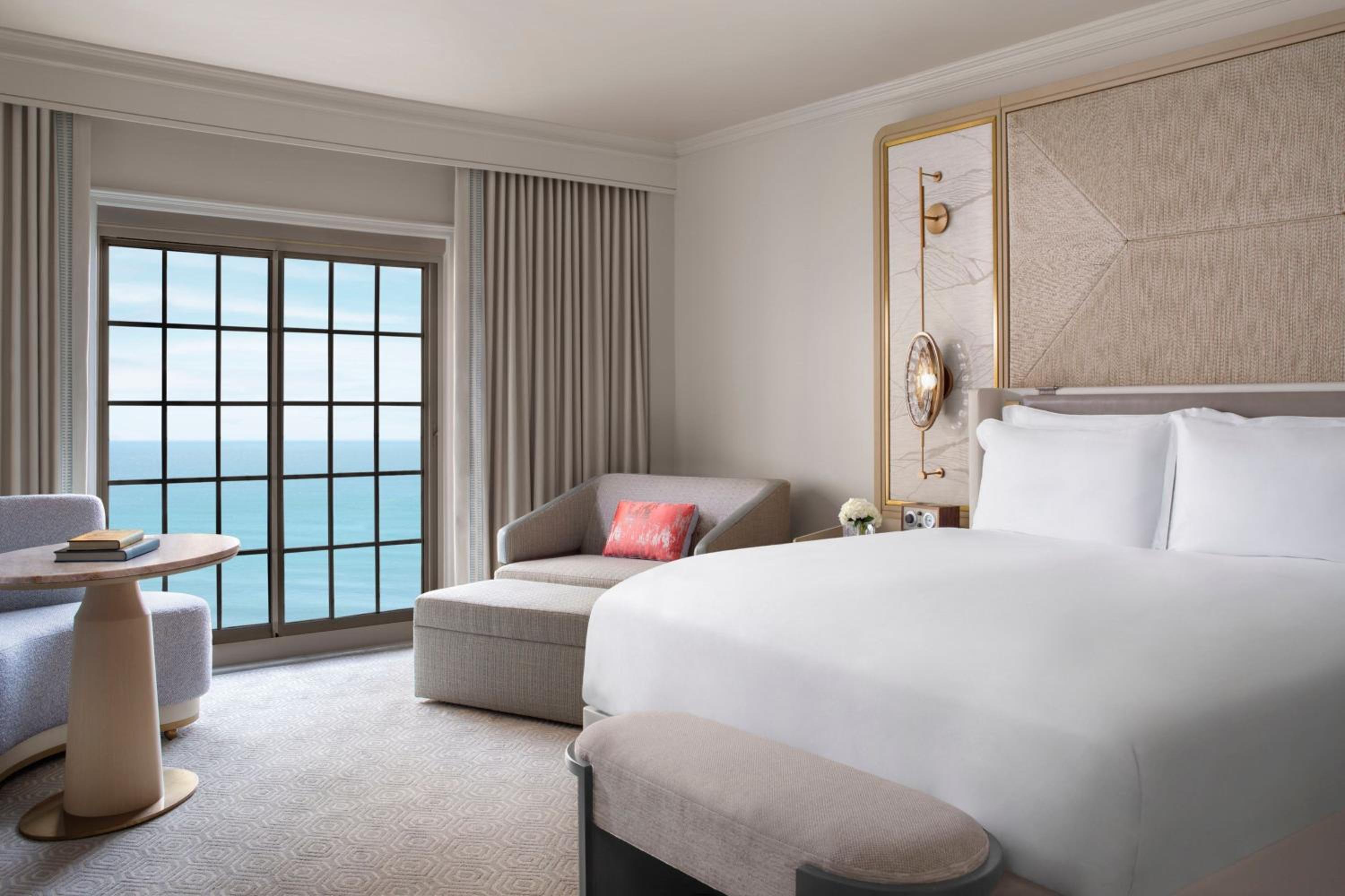 Oceanfront King Room with Balcony - Hearing Accessible