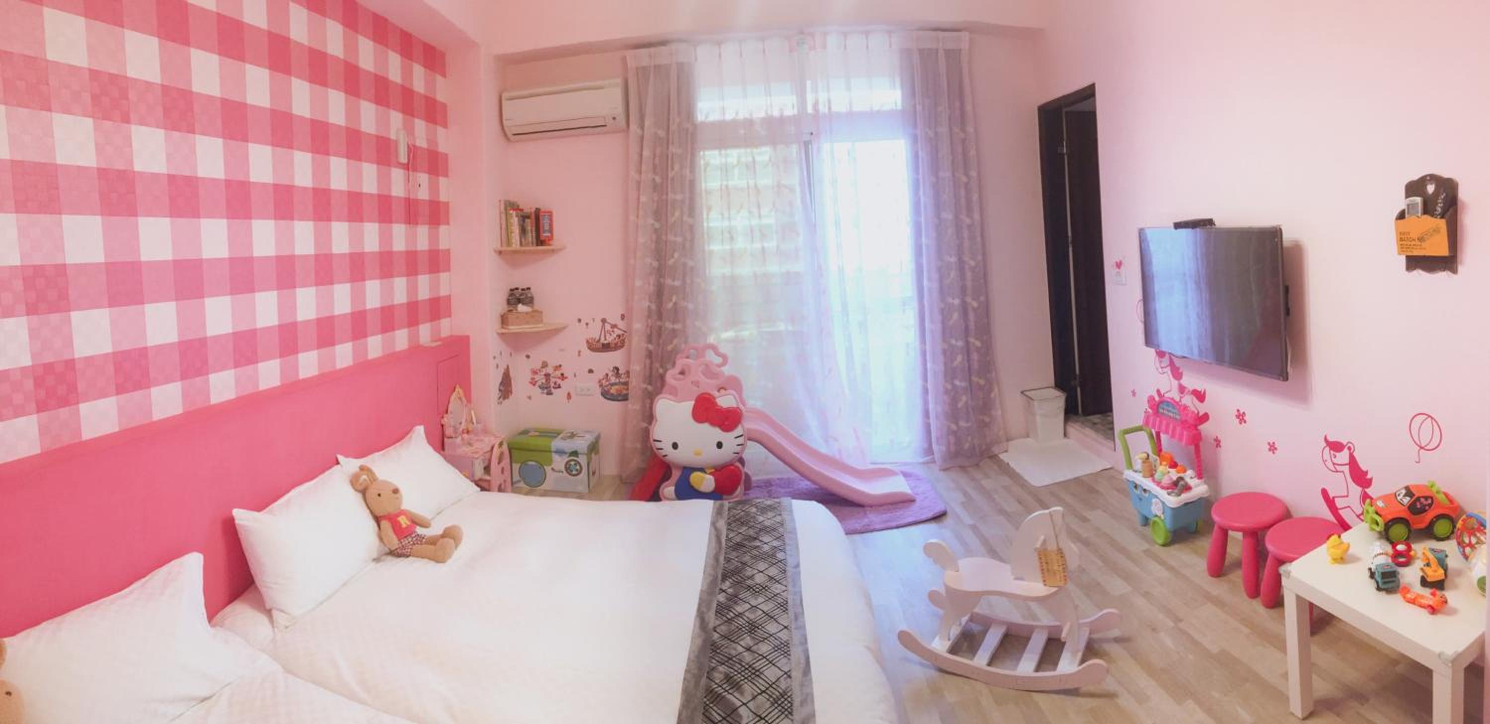 Family Suite with Balcony photo 2