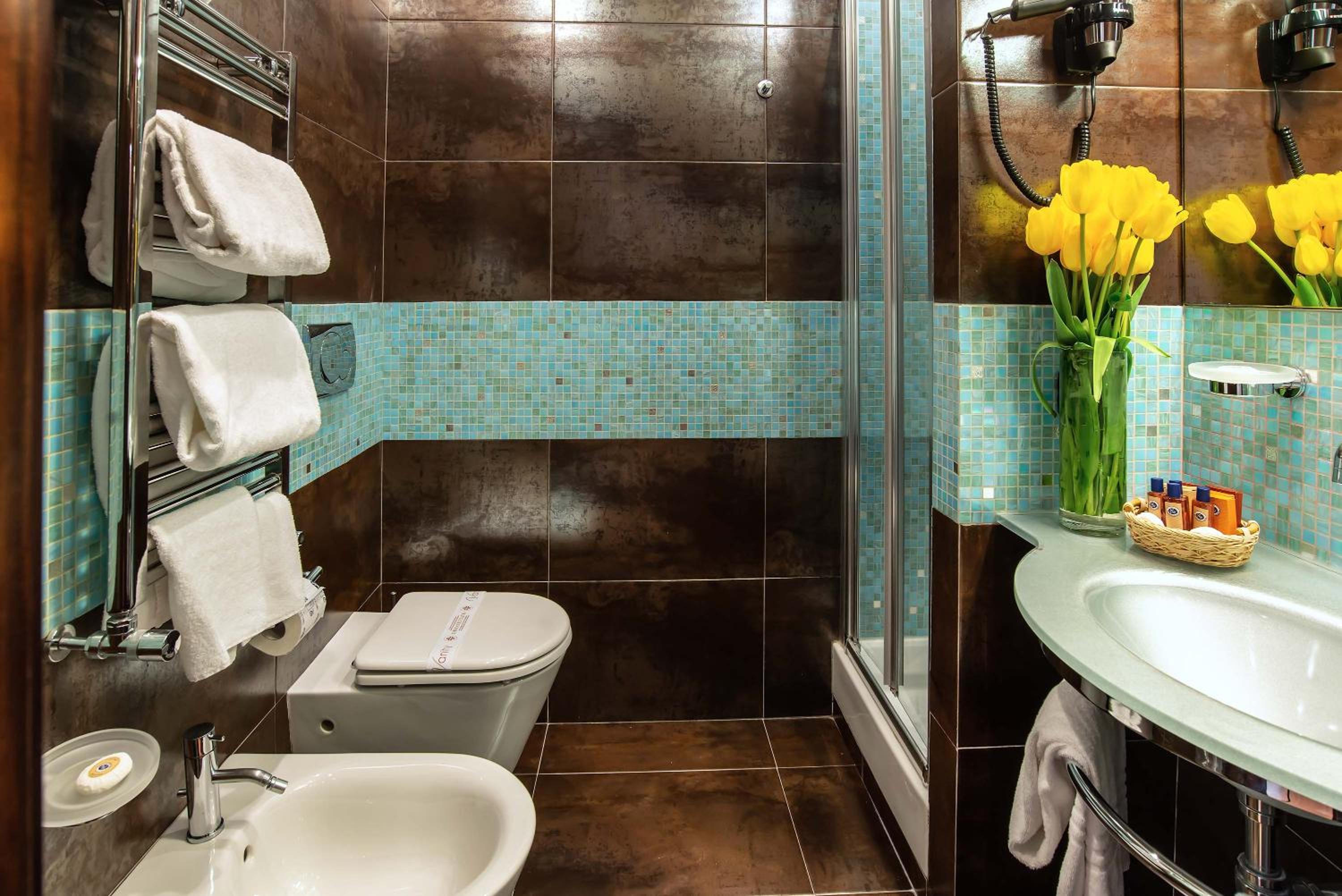 Superior Double or Twin Room with Terrace thumbnail 6