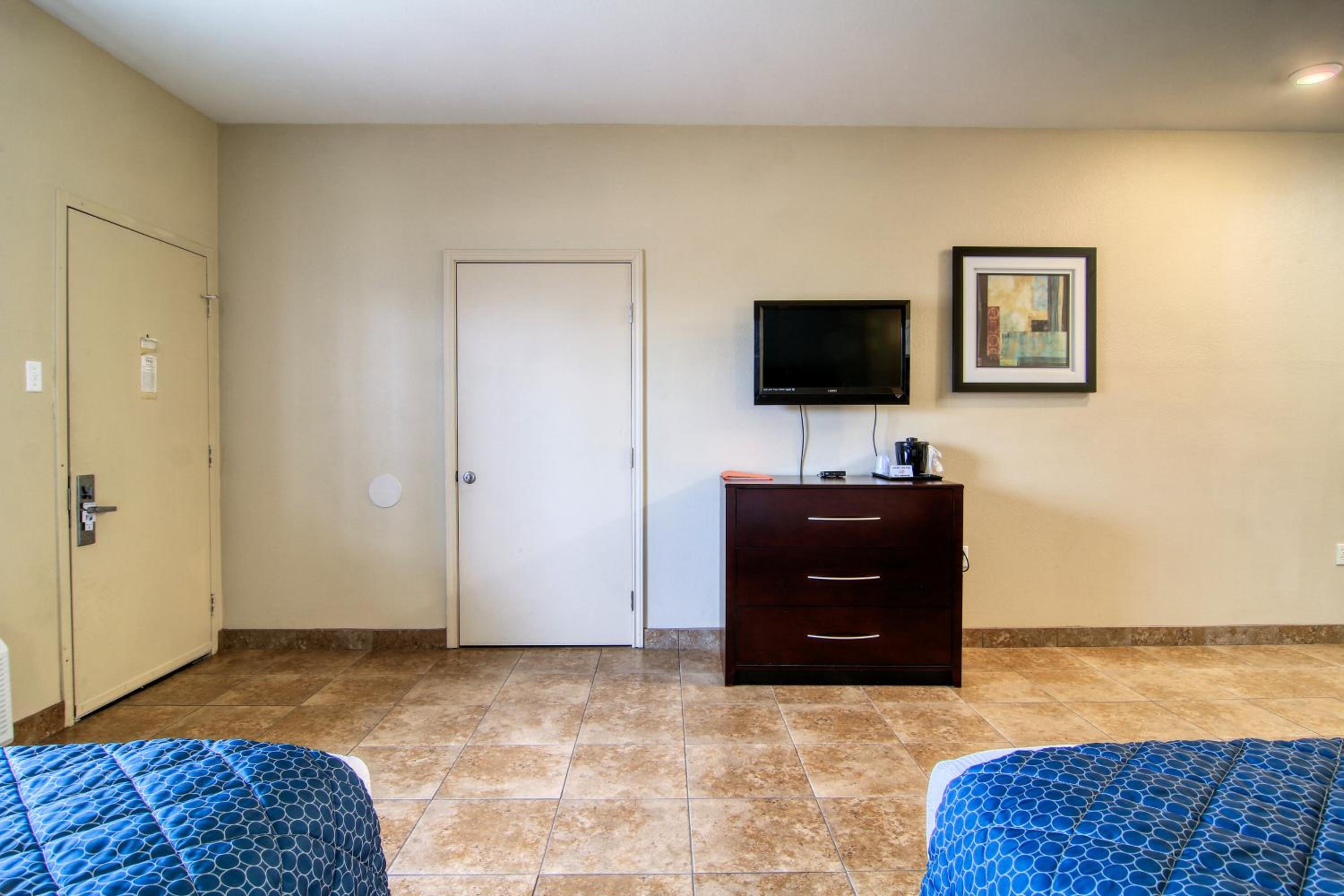 Deluxe Double Room - Photo 9