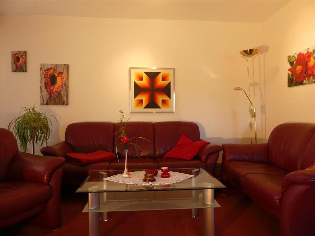 Apartment left photo 2