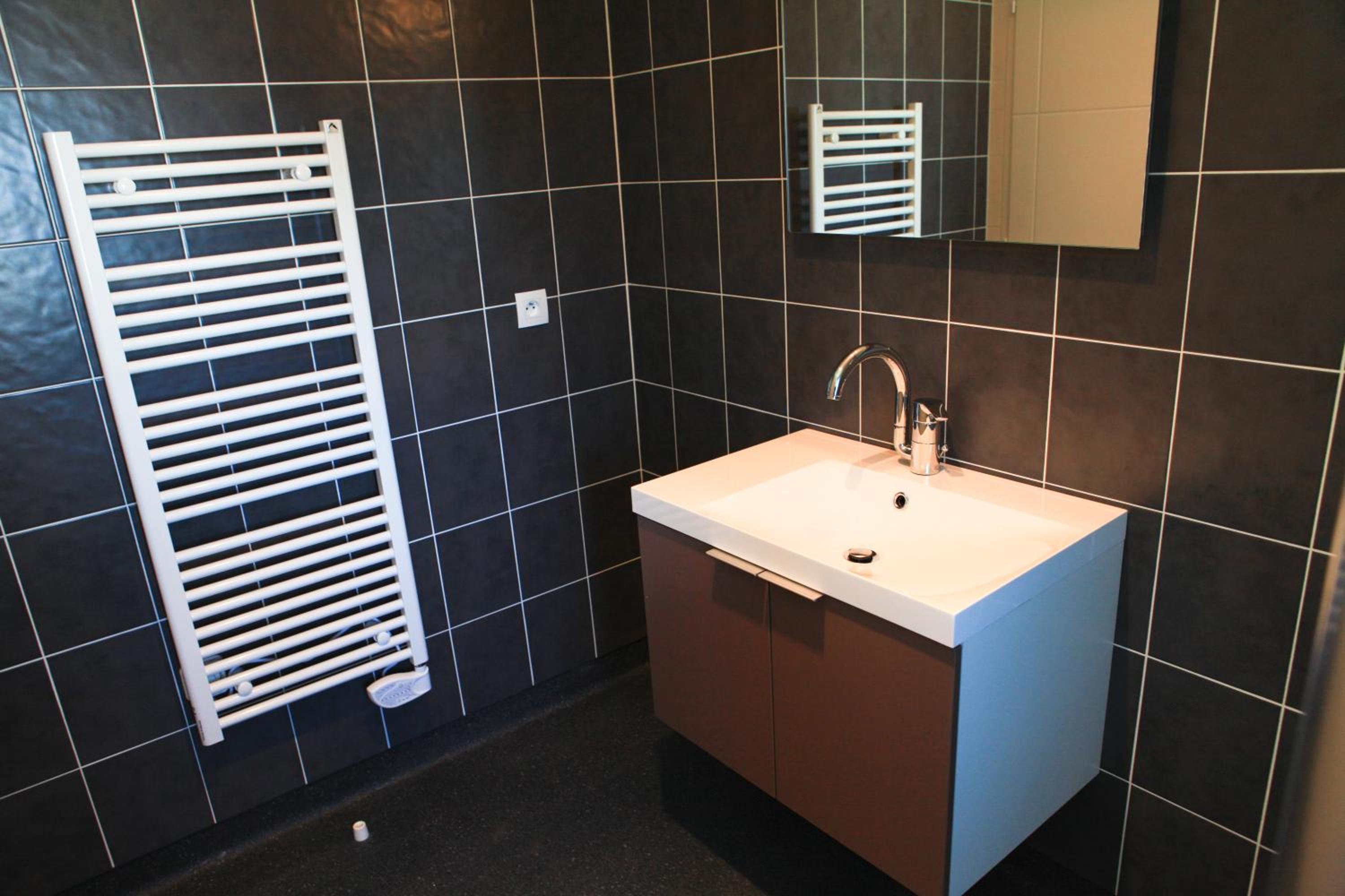 Two-Bedroom Apartment with Sea View - Photo 17
