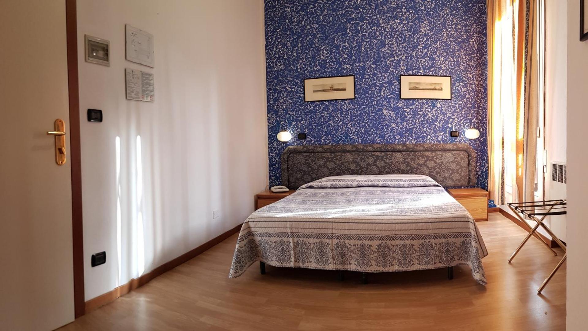 Standard Double or Twin Room photo 2