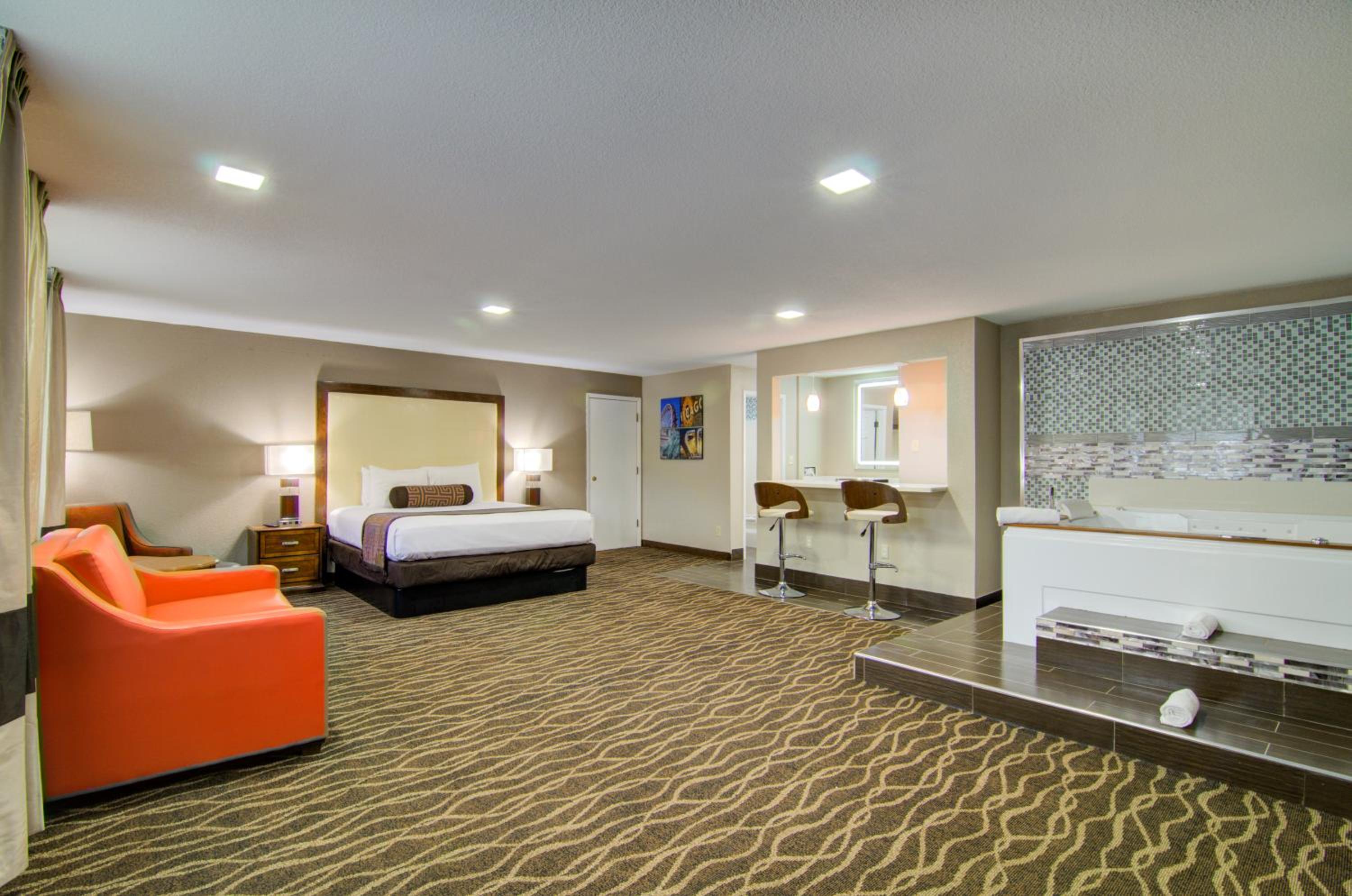 King Suite with Spa Bath photo 3