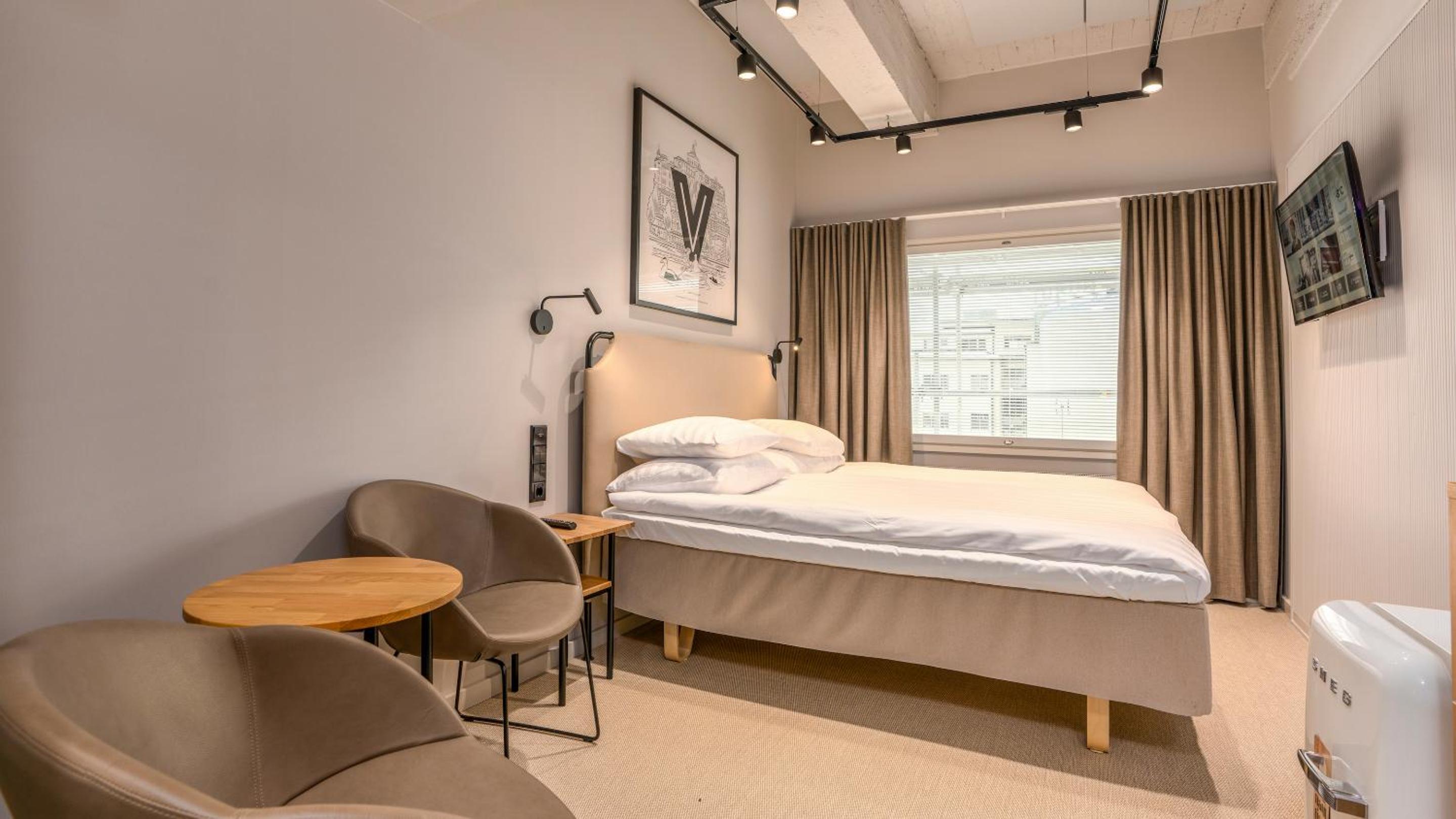 Standard King Room photo 3