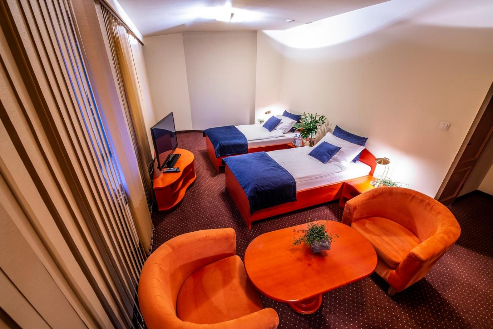 Twin Room - Photo 5