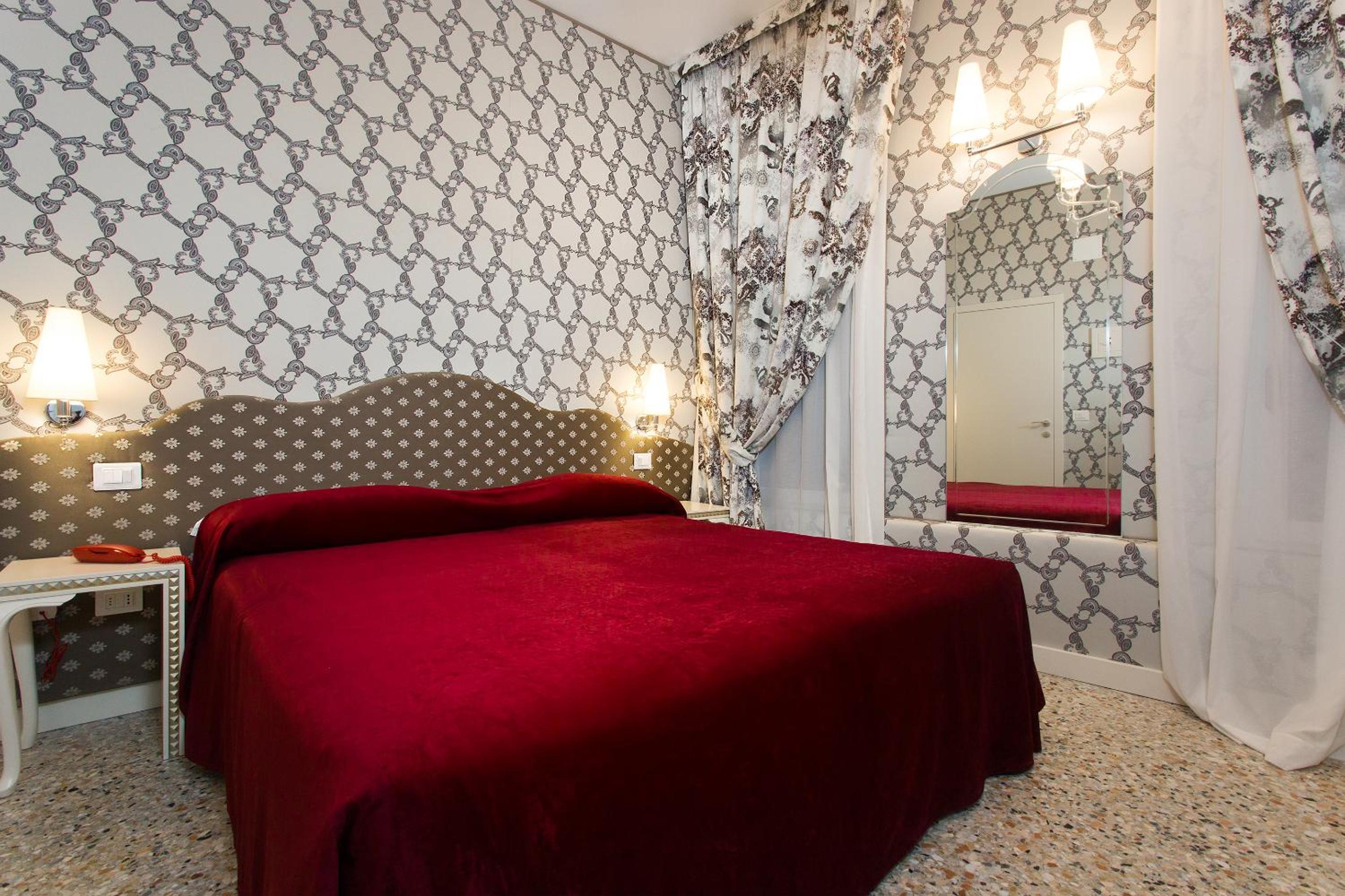 Superior Double or Twin Room photo 3