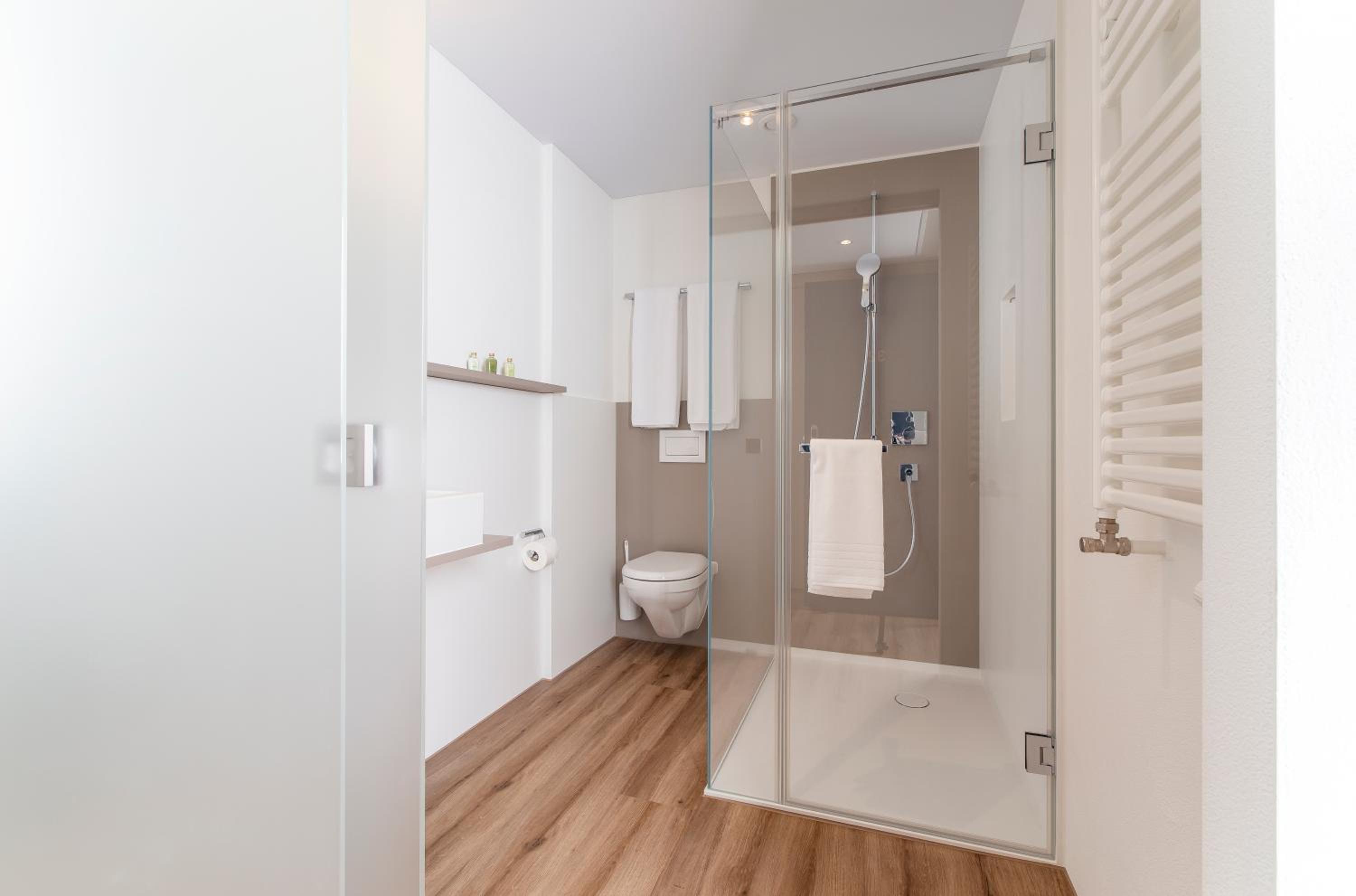 Standard Double Room - Photo 10