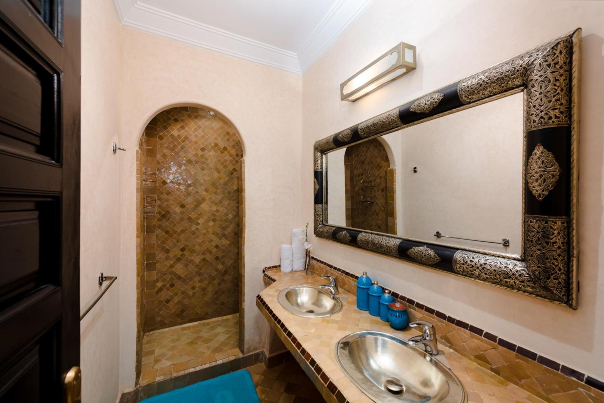 Two-Bedroom Apartment - Photo 9