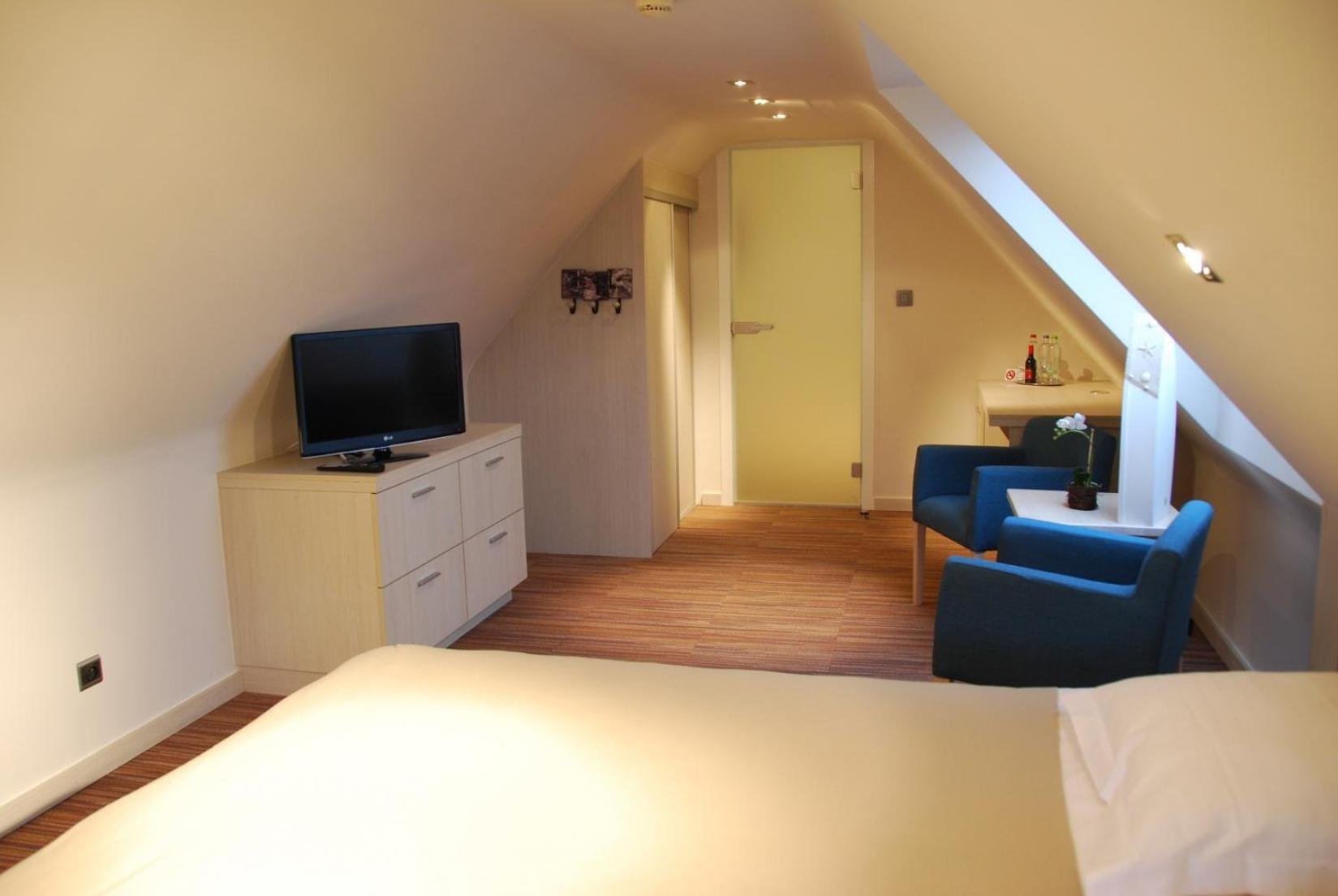 Standard Double Room - Photo 4