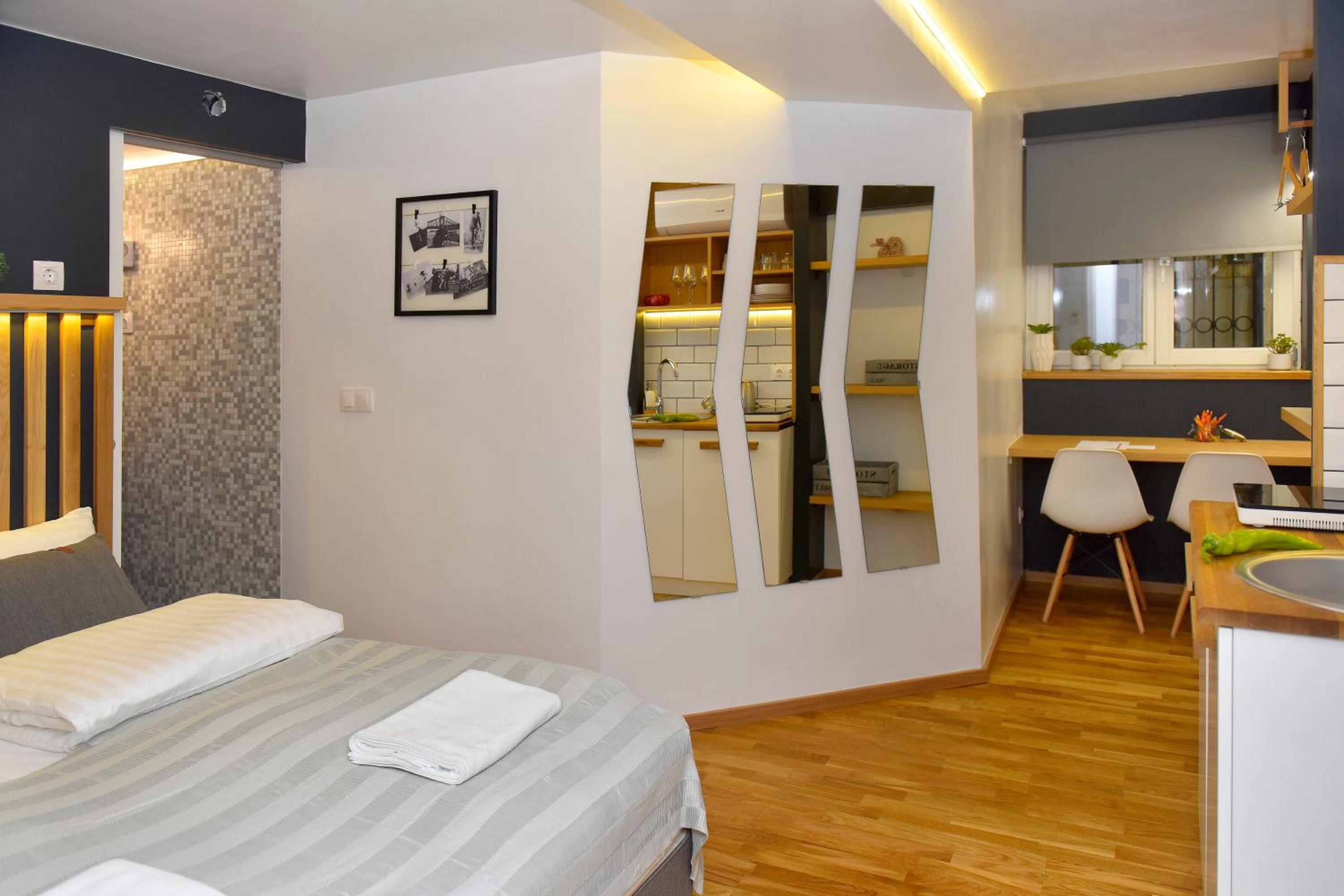 Standard Queen Room