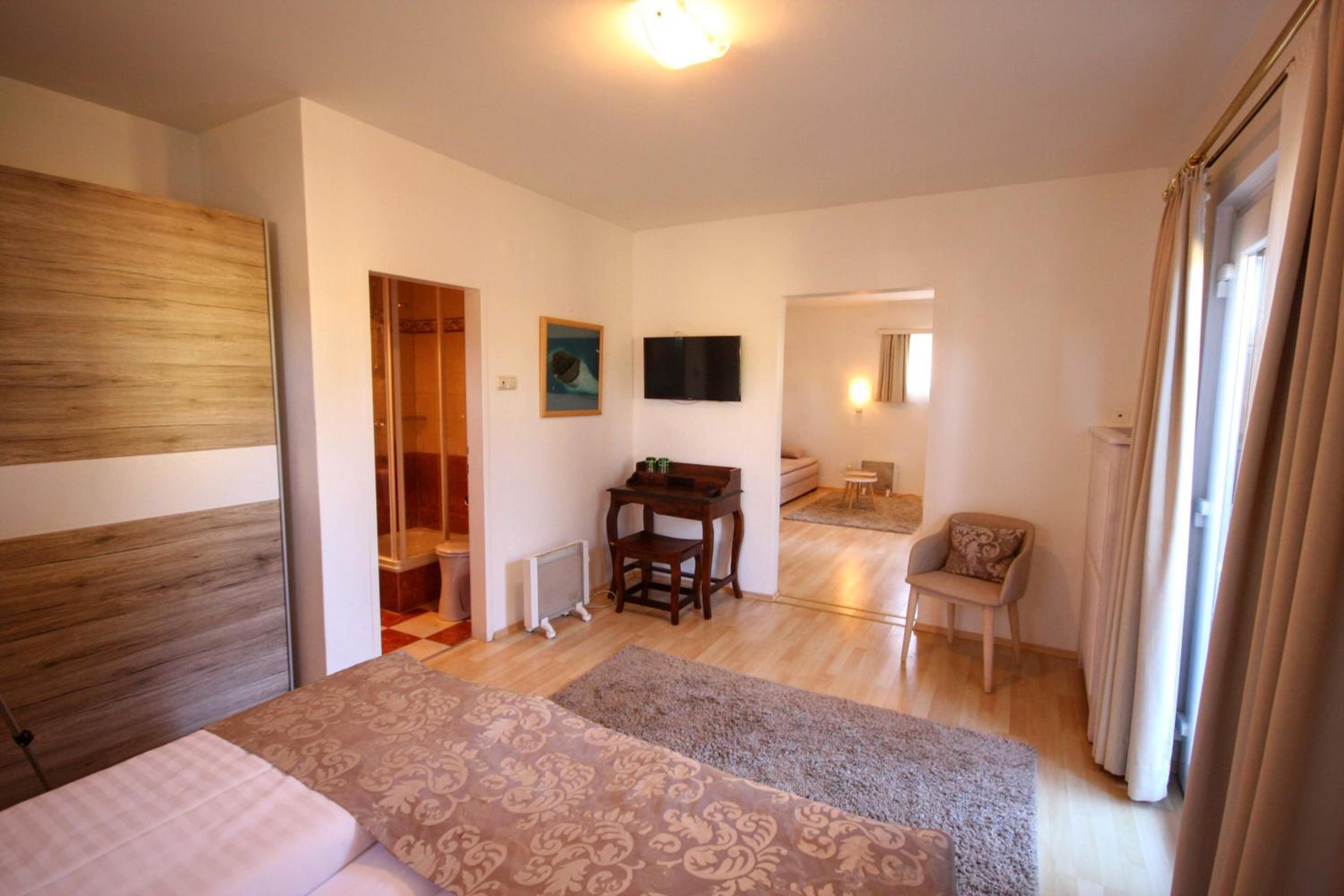 Family Room - Annex photo 3