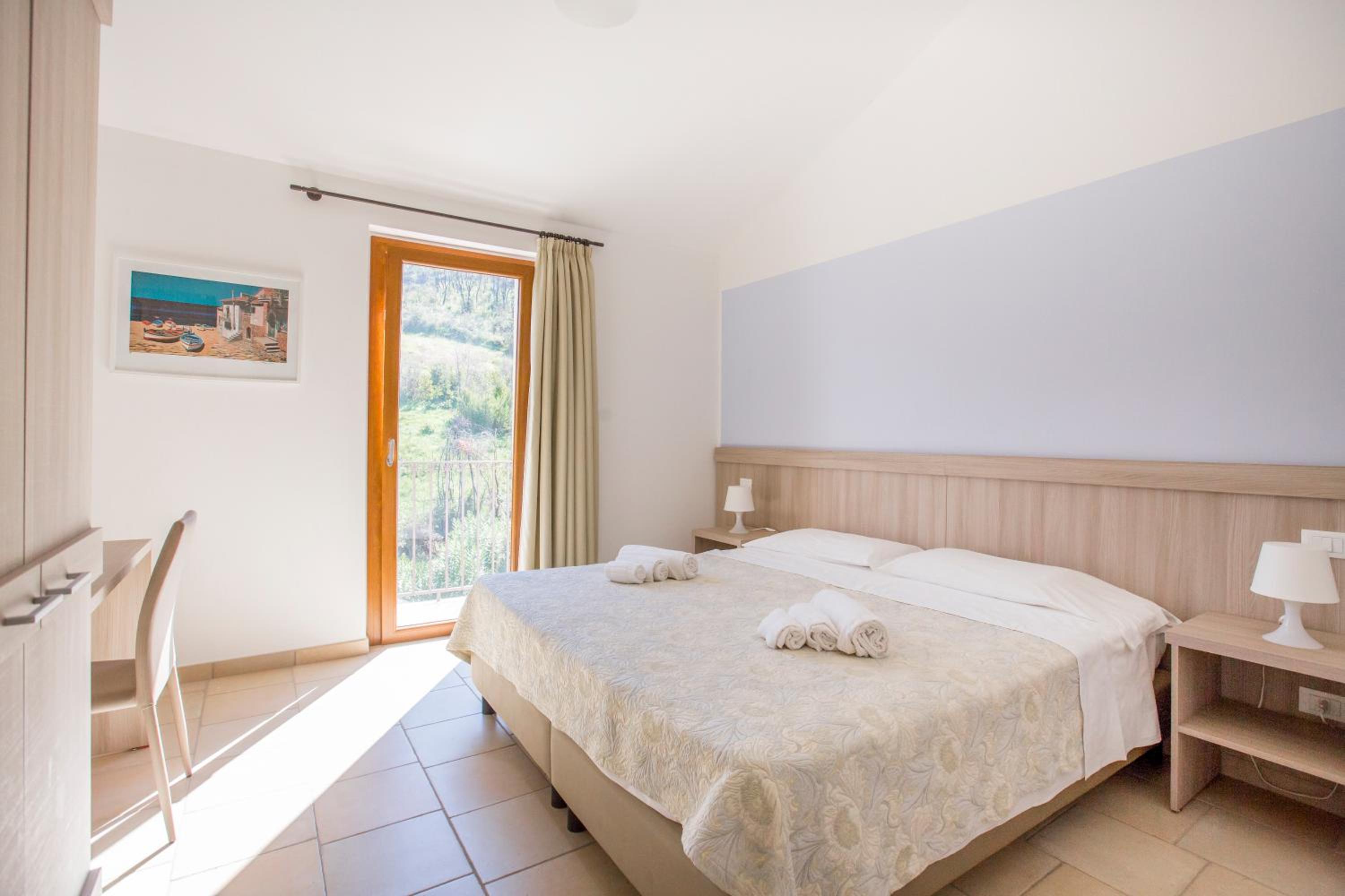 Apartamento de una habitación con balcón y vista al mar