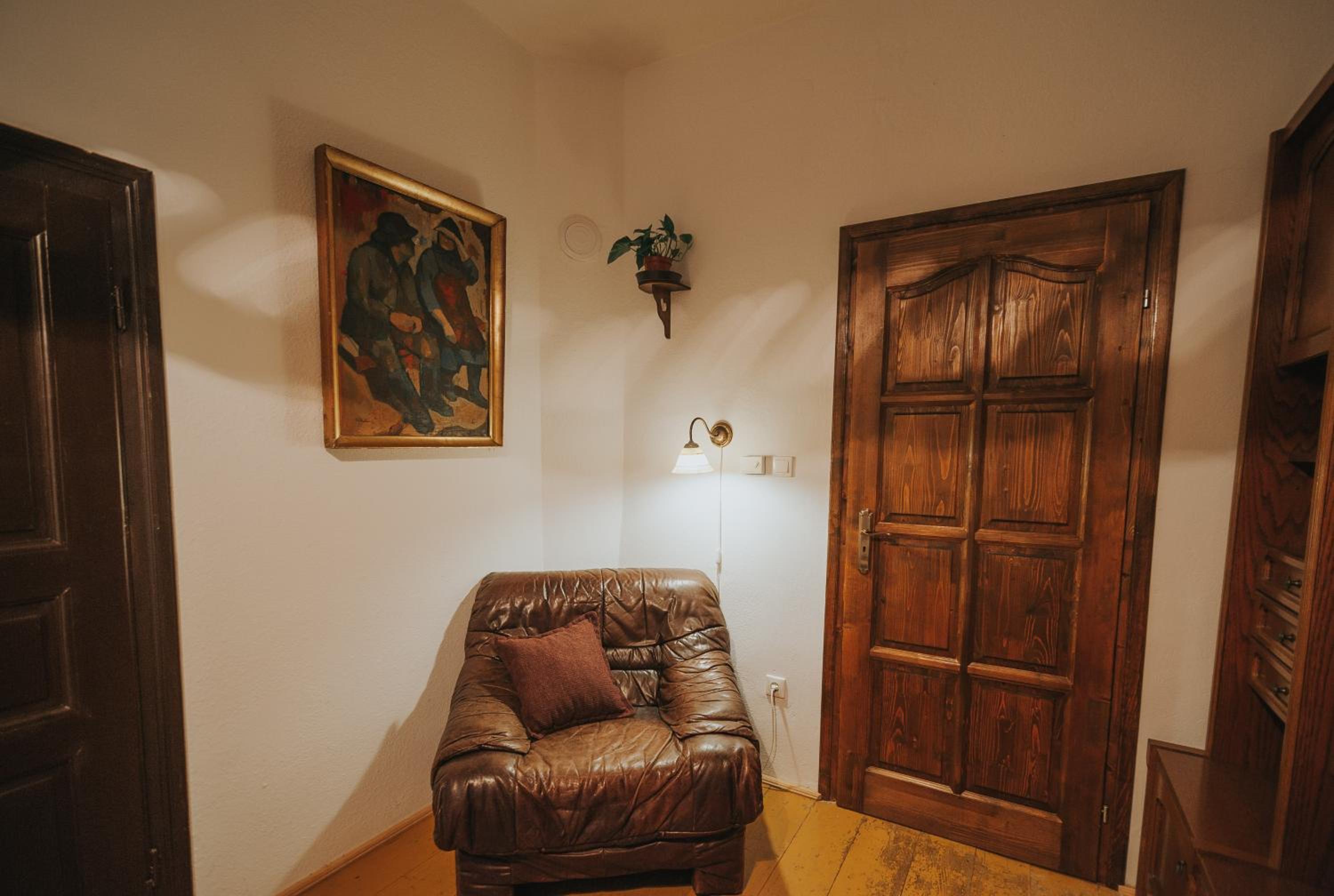 Three-Bedroom Apartment - Photo 14