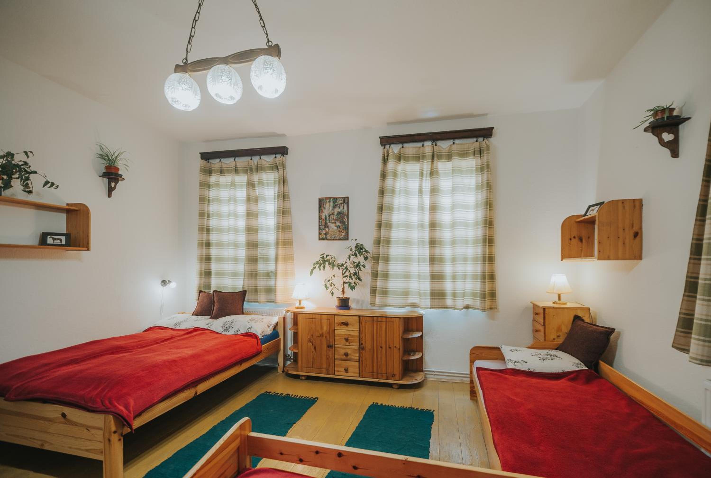 Three-Bedroom Apartment - Photo 10