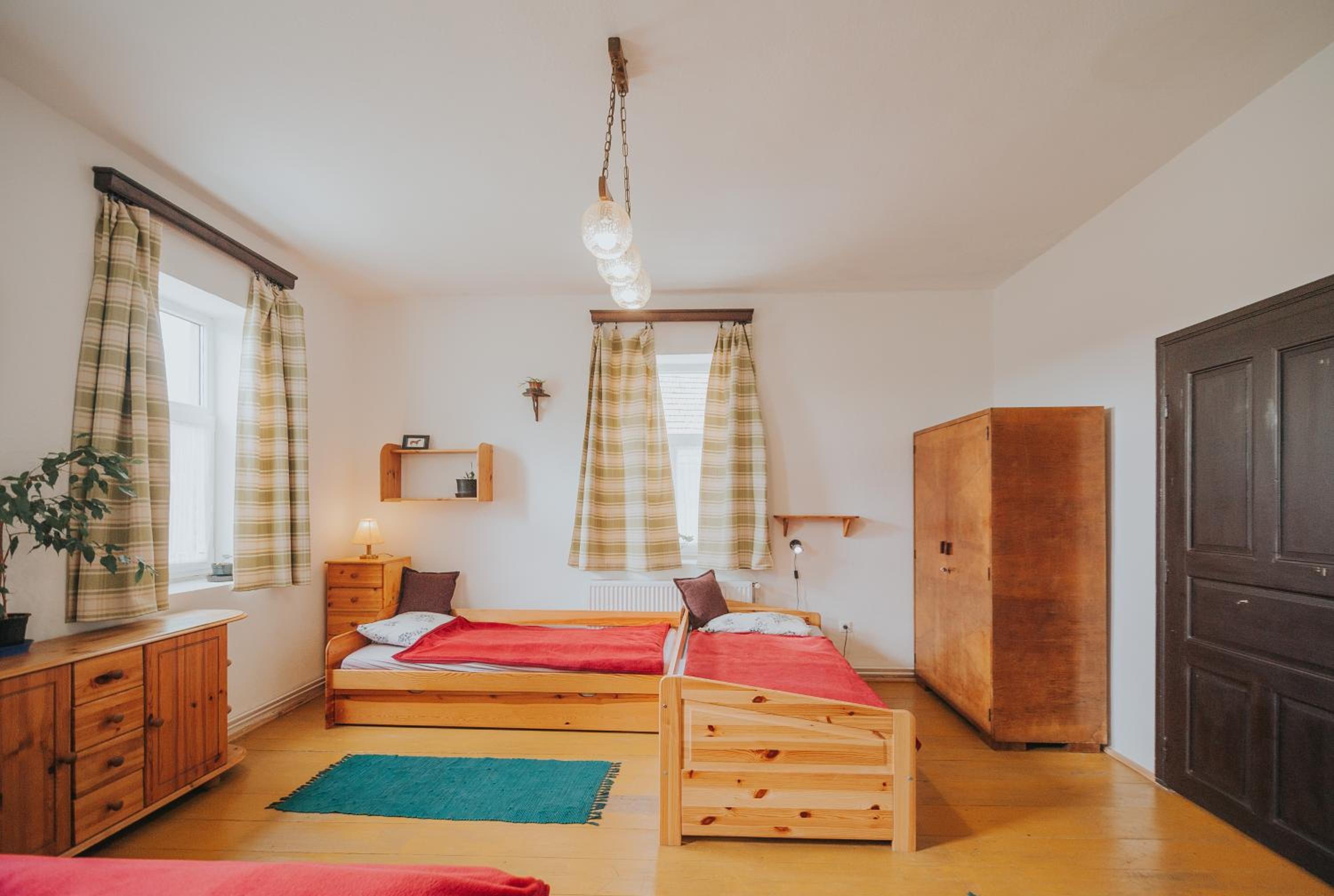 Three-Bedroom Apartment - Photo 23