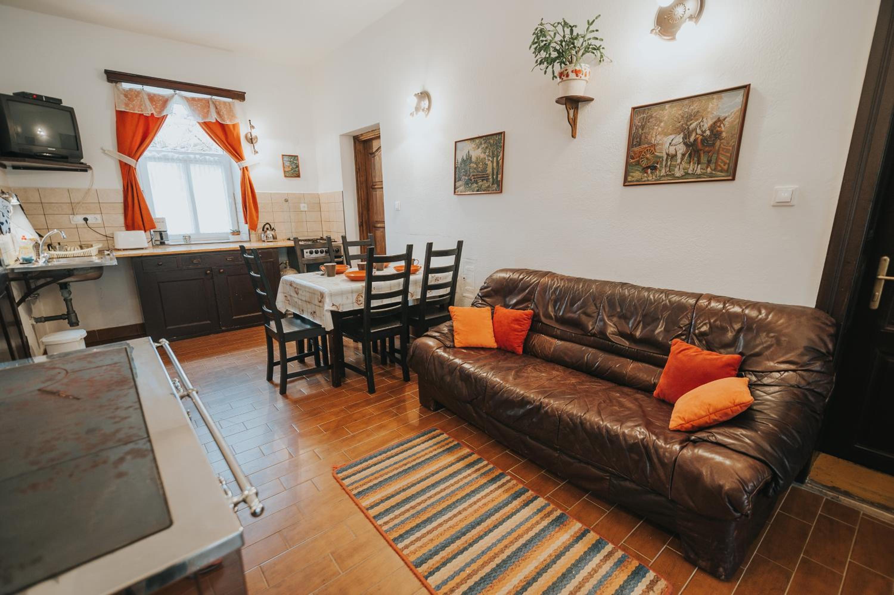 Three-Bedroom Apartment - Photo 30