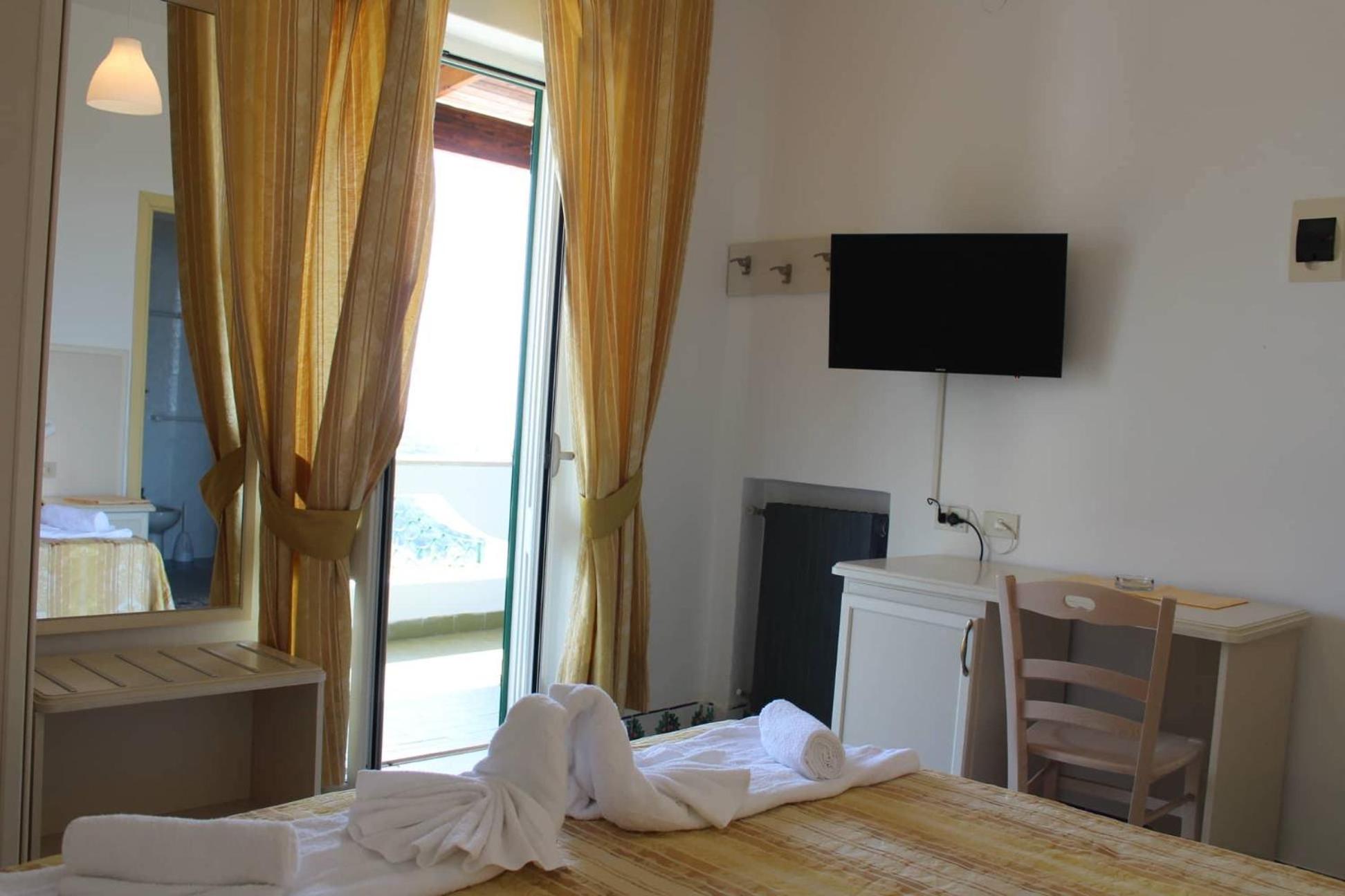 Superior Double or Twin Room with Sea View photo 1
