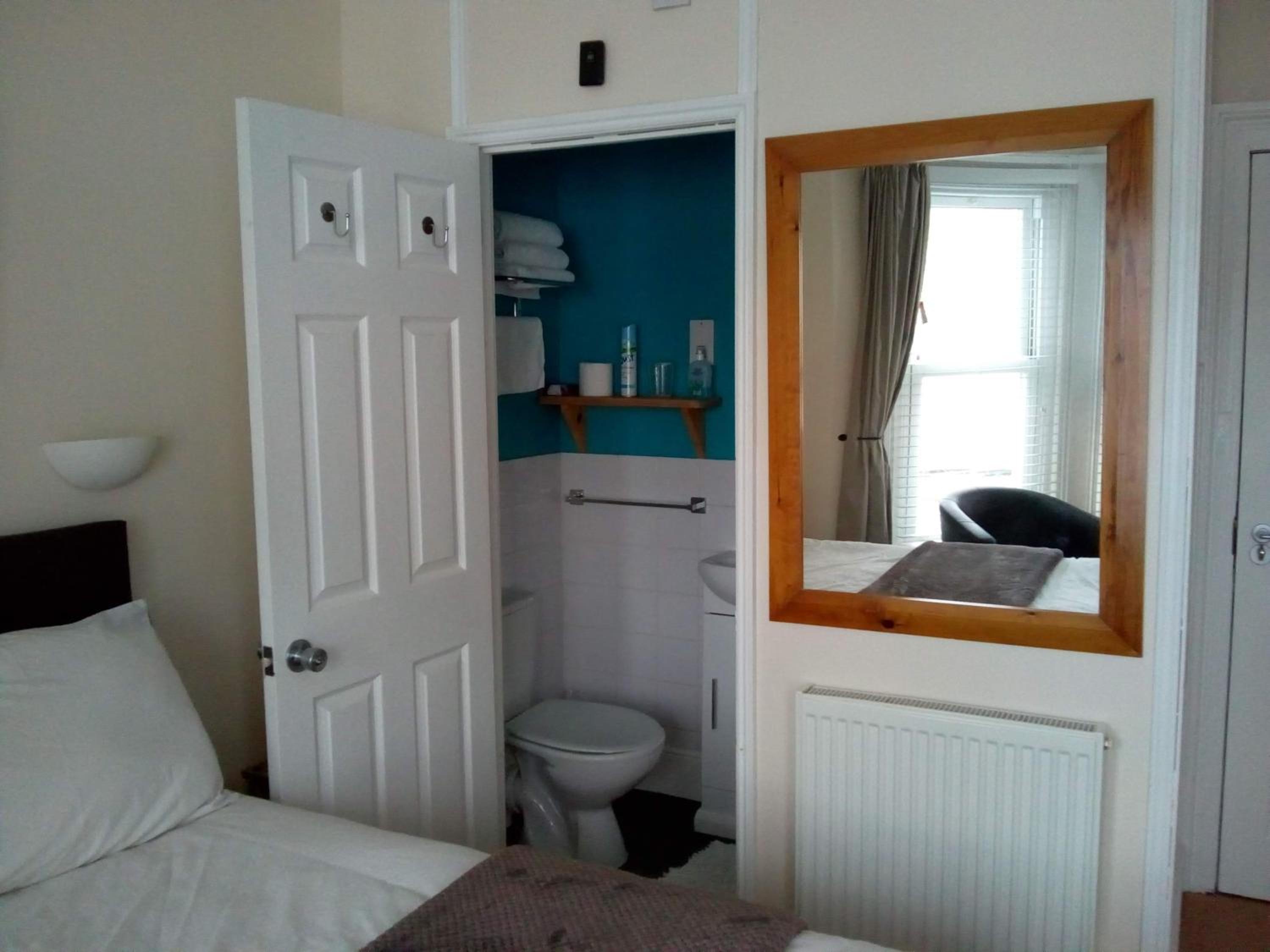 Family Double Room - Photo 7
