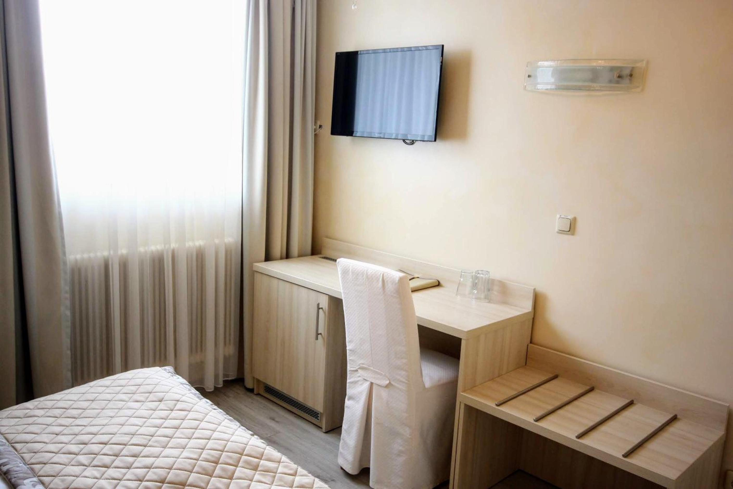 Double Room - Photo 1