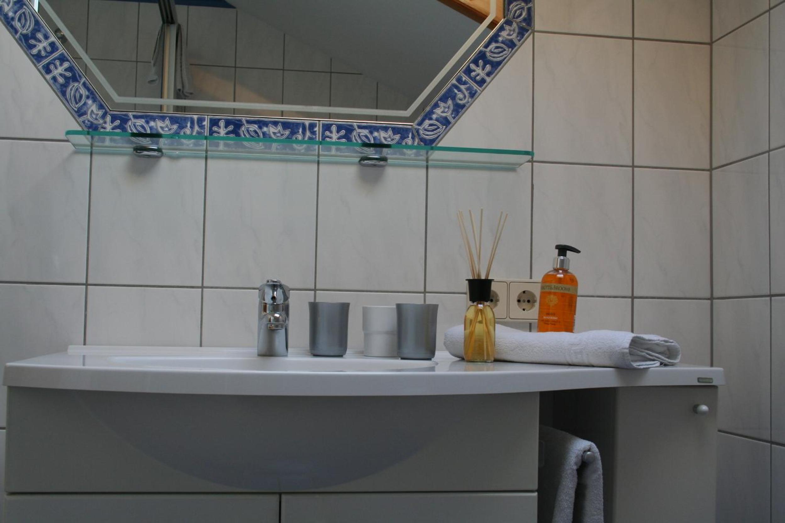 Apartment photo 2