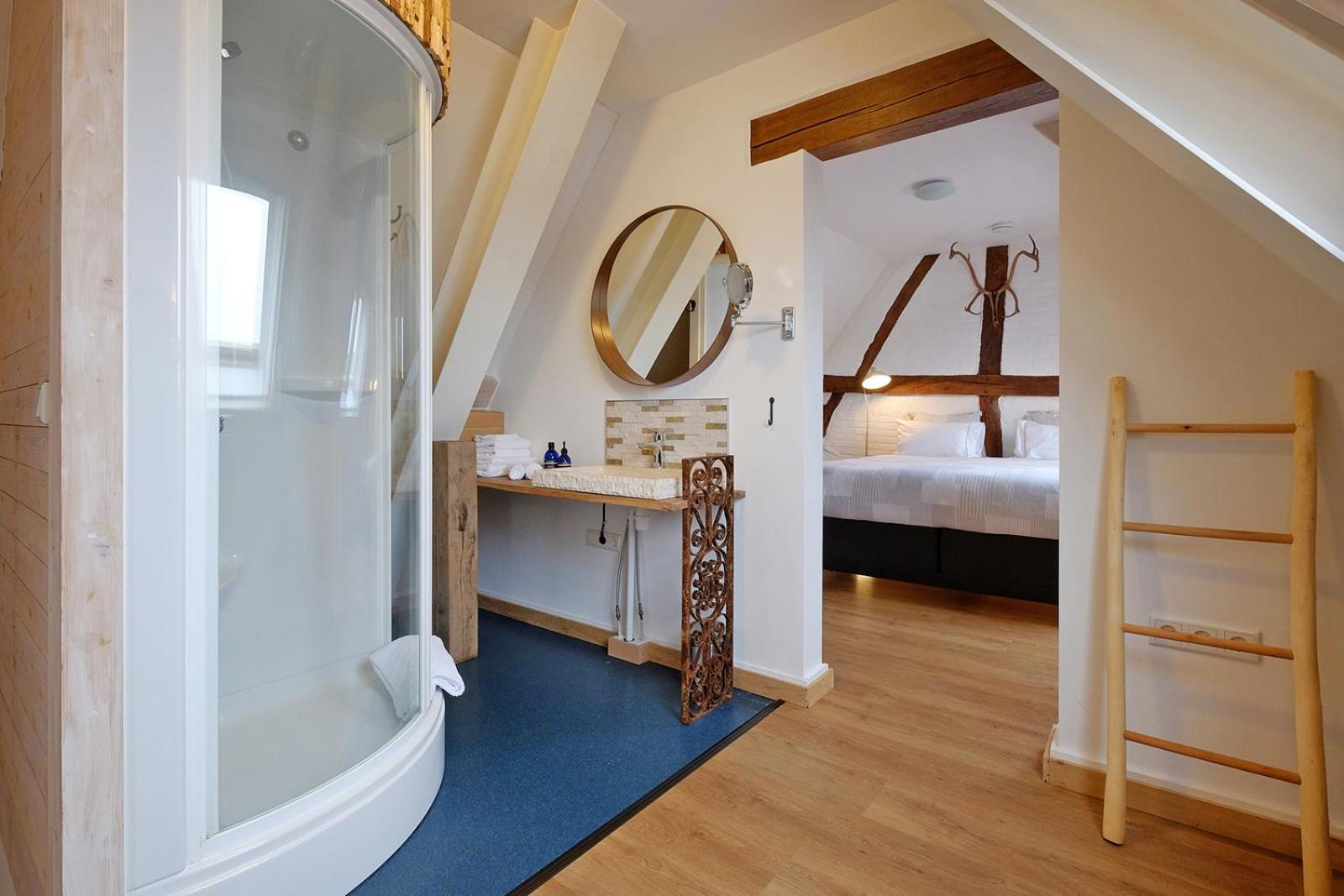 One-Bedroom Apartment - Photo 13