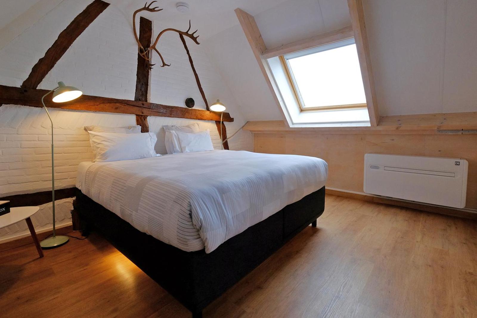One-Bedroom Apartment - Photo 14
